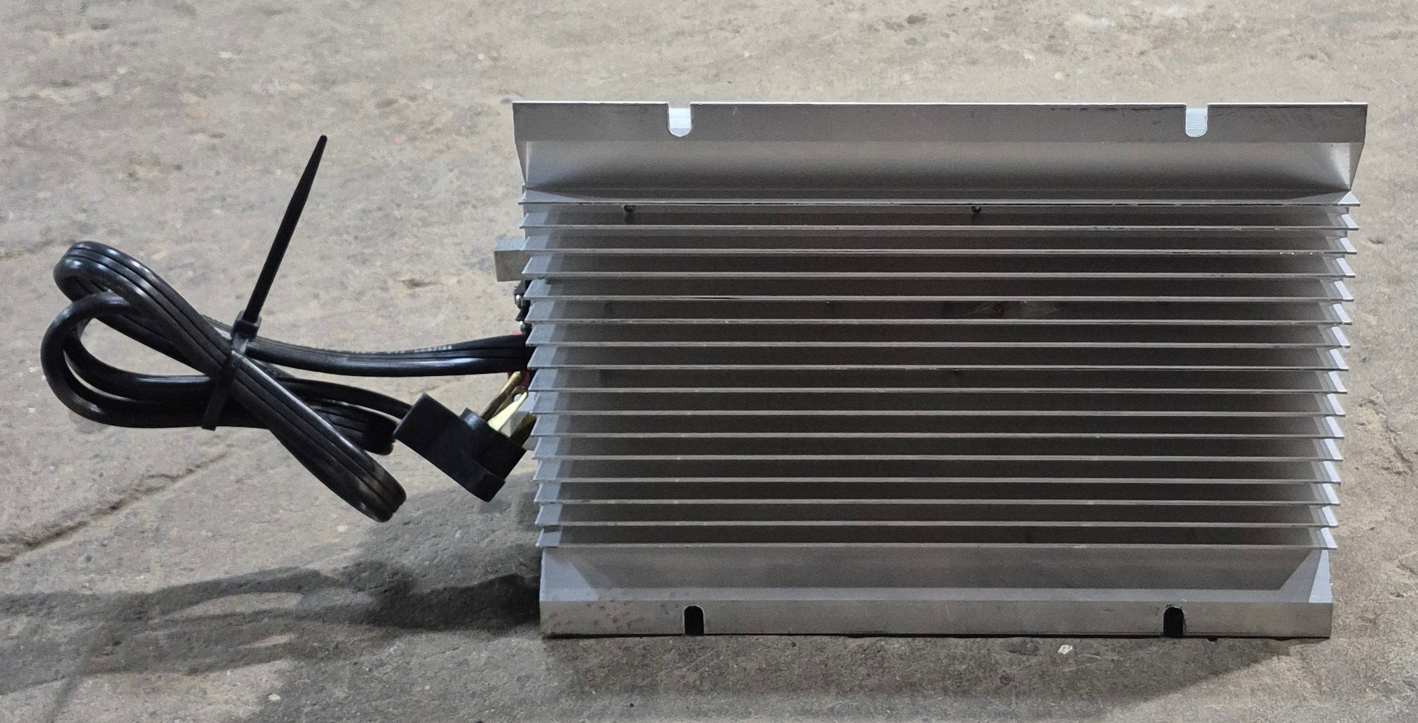 Used 40 AMP POWER SOURCE Power Station - Model PC40 - Young Farts RV Parts