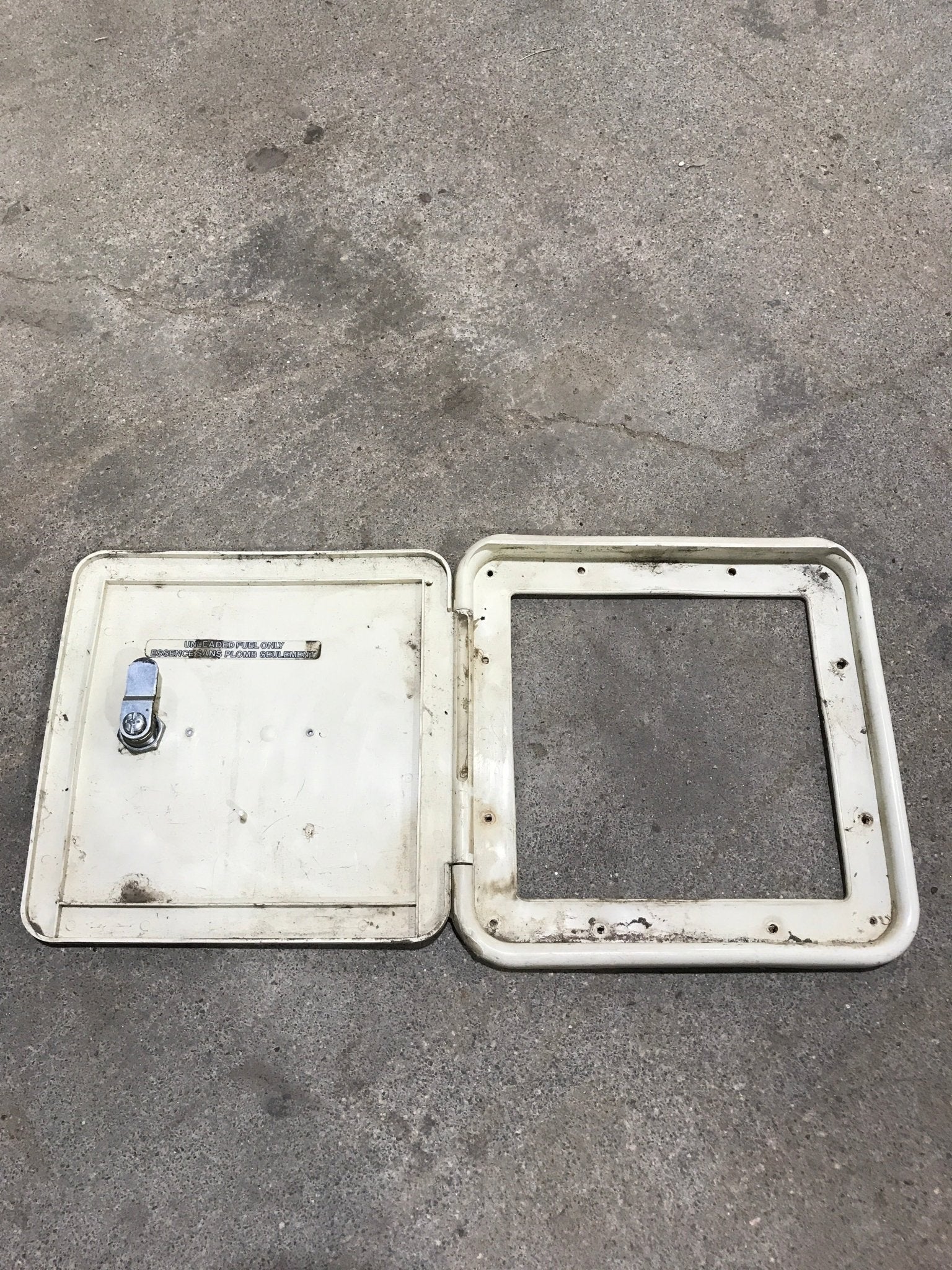 Used 9 1/2" W RV Access Hatch - Young Farts RV Parts