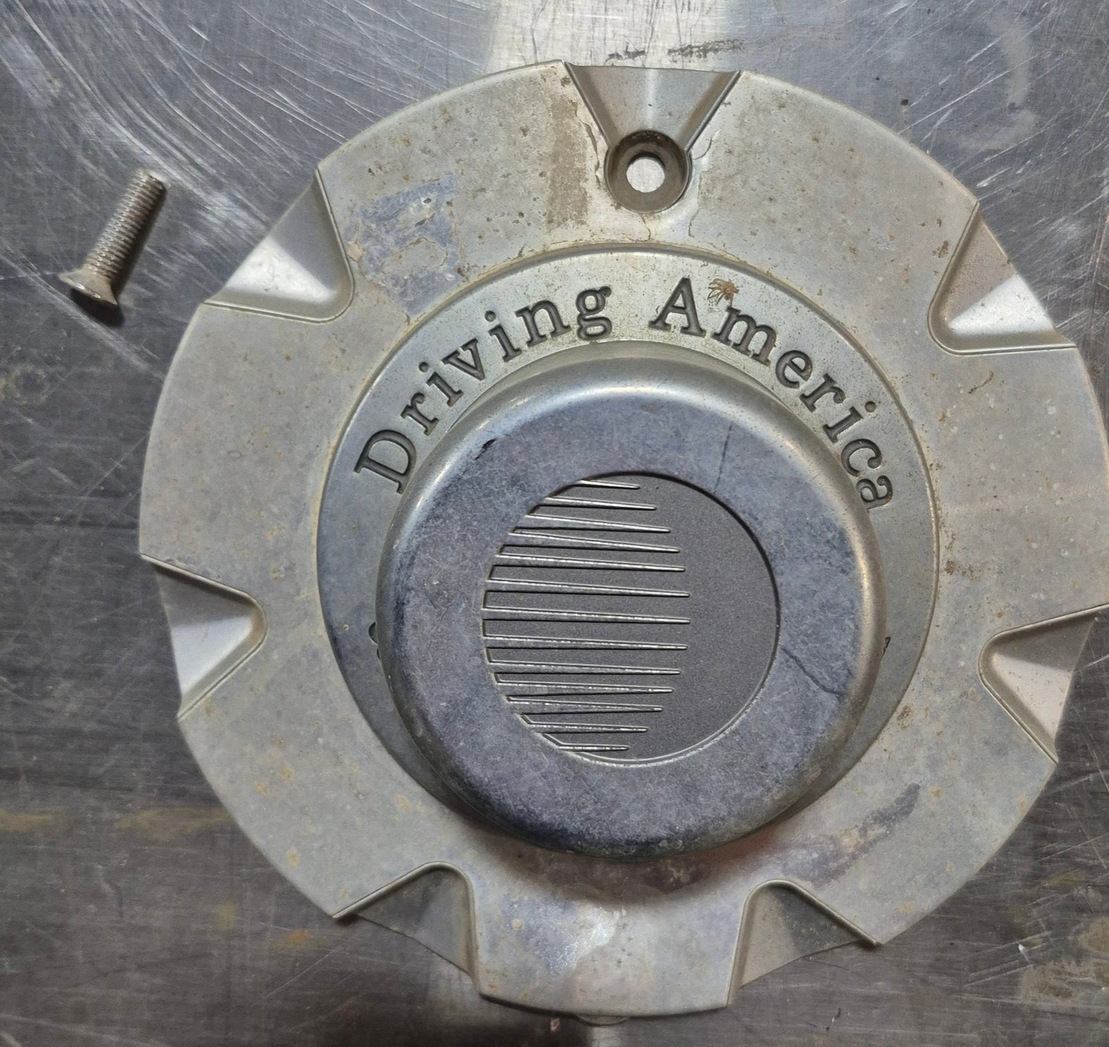 Used Americana 90092 Center Cap For 16″ Hi - Spec Series 06 Silver Aluminum Wheels - Young Farts RV Parts