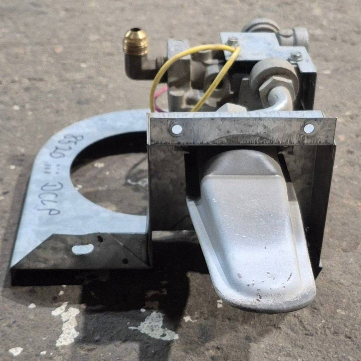 Used Atwood Hydroflame Furnace Gas Valve/ Burner Assembly - 25M16V - Young Farts RV Parts