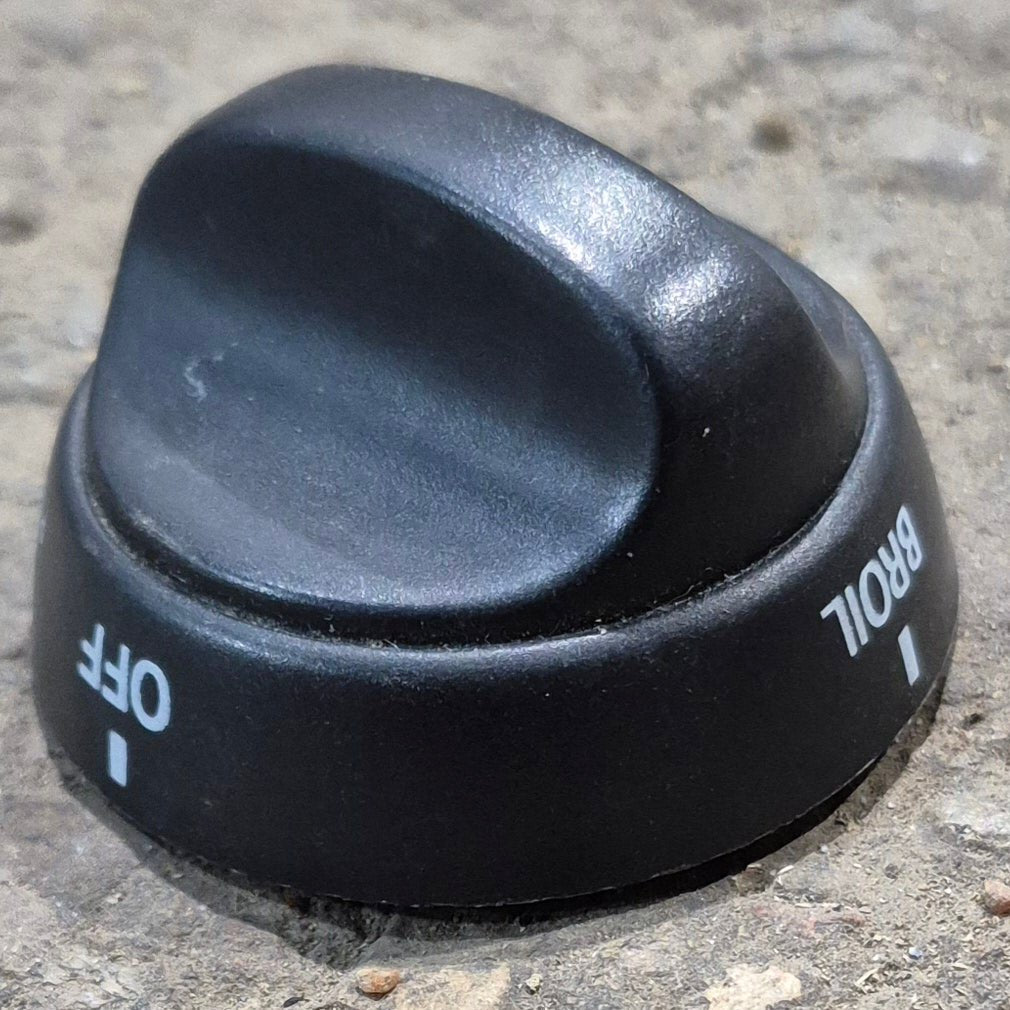 Used Atwood Oven Knob, Black - 57258 - Young Farts RV Parts
