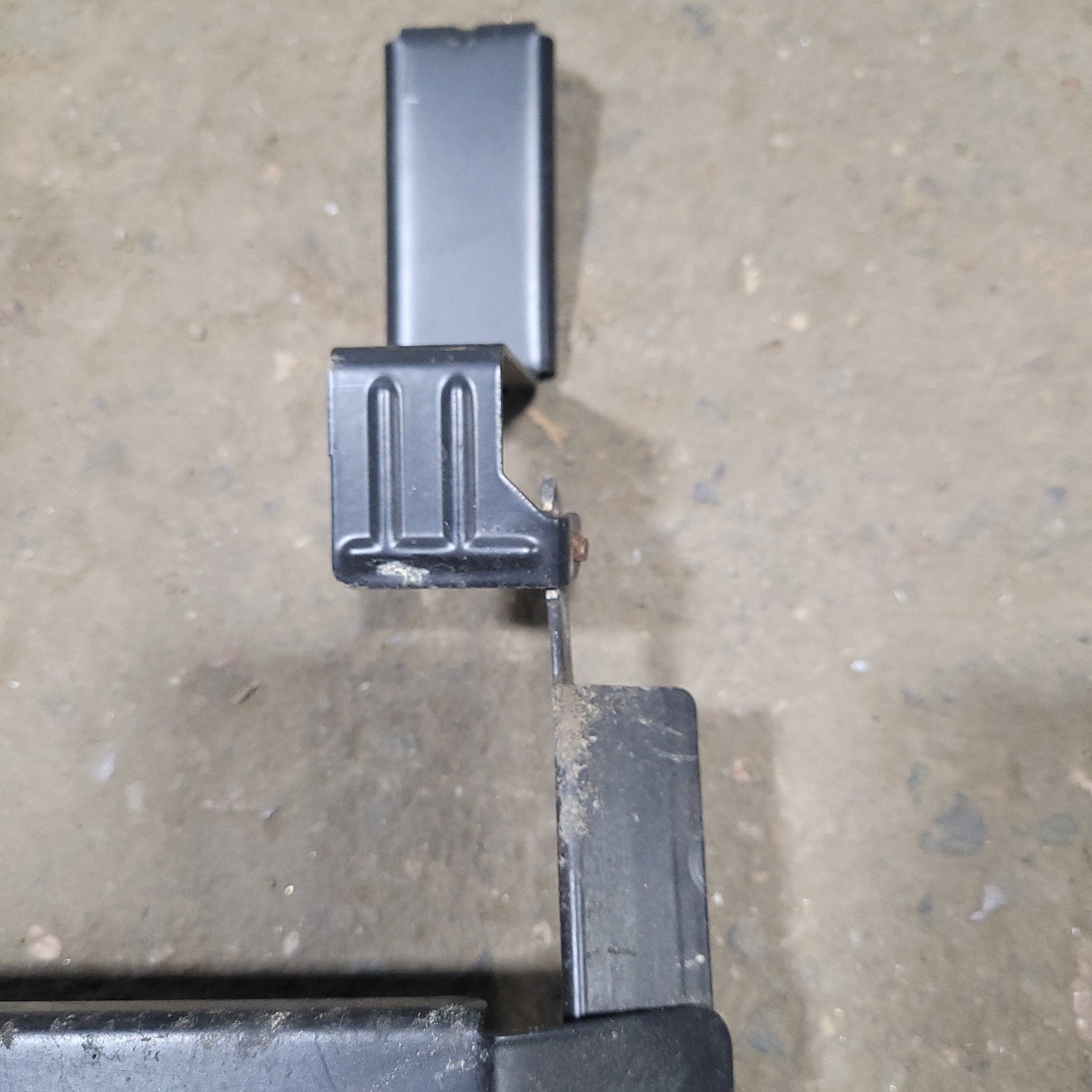 Used Atwood / Wedgewood Bi-Fold Cover, Black, UNSLOTTED - 56417