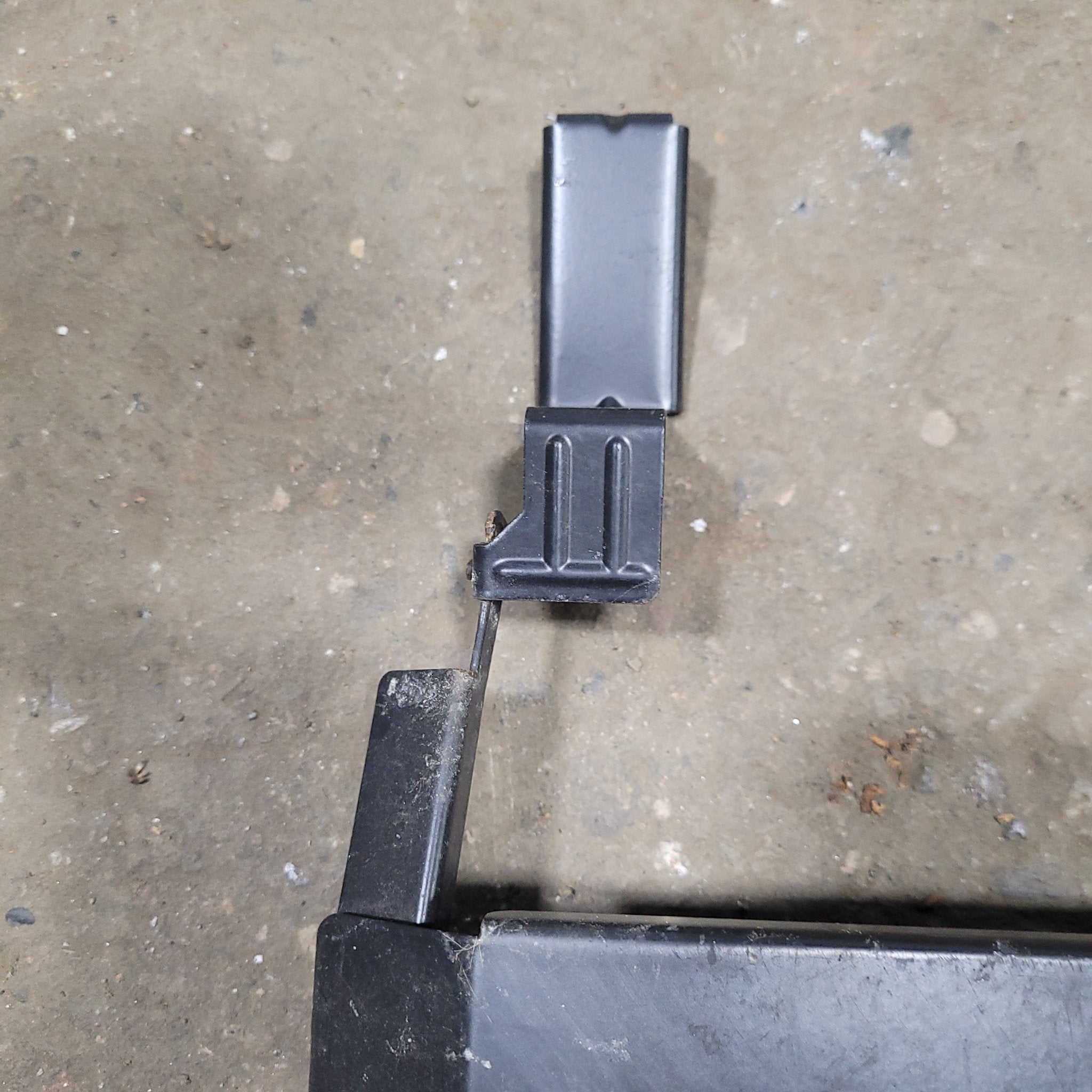 Used Atwood / Wedgewood Bi-Fold Cover, Black, UNSLOTTED - 56417