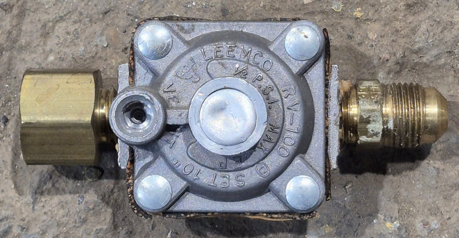 Used Atwood / Wedgewood Propane Regulator - Young Farts RV Parts