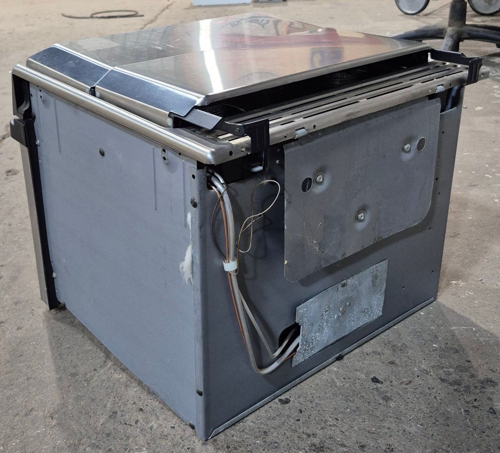 Used Atwood / Wedgewood Range Stove, 3 - Burner - R - V1734SSPS - Young Farts RV Parts