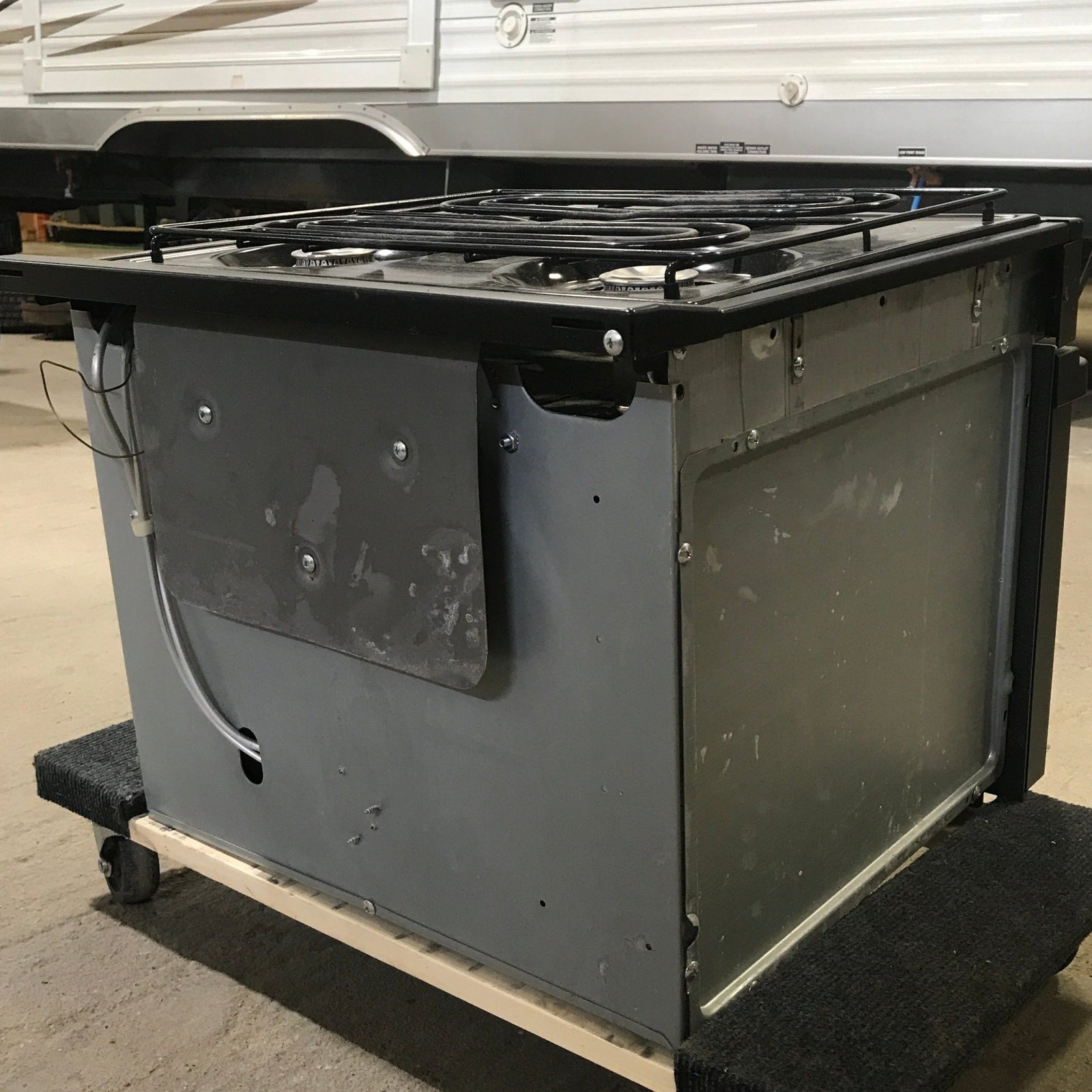 Used Atwood / Wedgewood Range Stove, 3 - Burner - R - W1730BB - Young Farts RV Parts