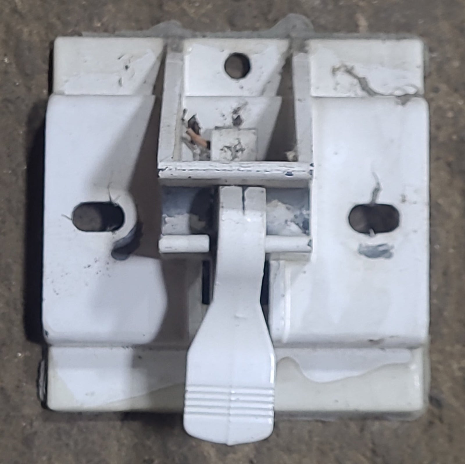 Used Carefree Bottom Bracket 901019W - Young Farts RV Parts