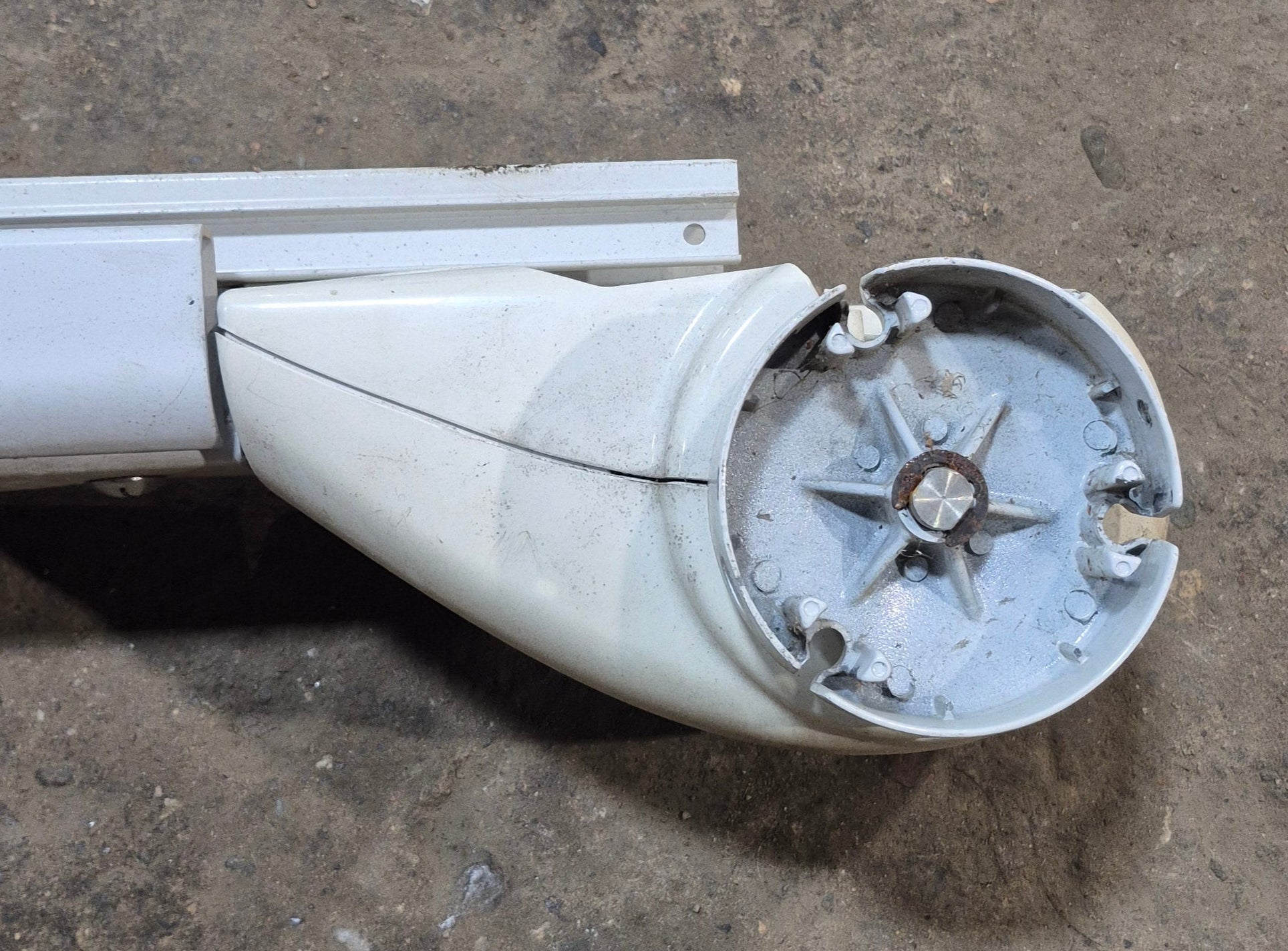 Used Carefree Travel'R Awning Arm - R001642WHT - Young Farts RV Parts