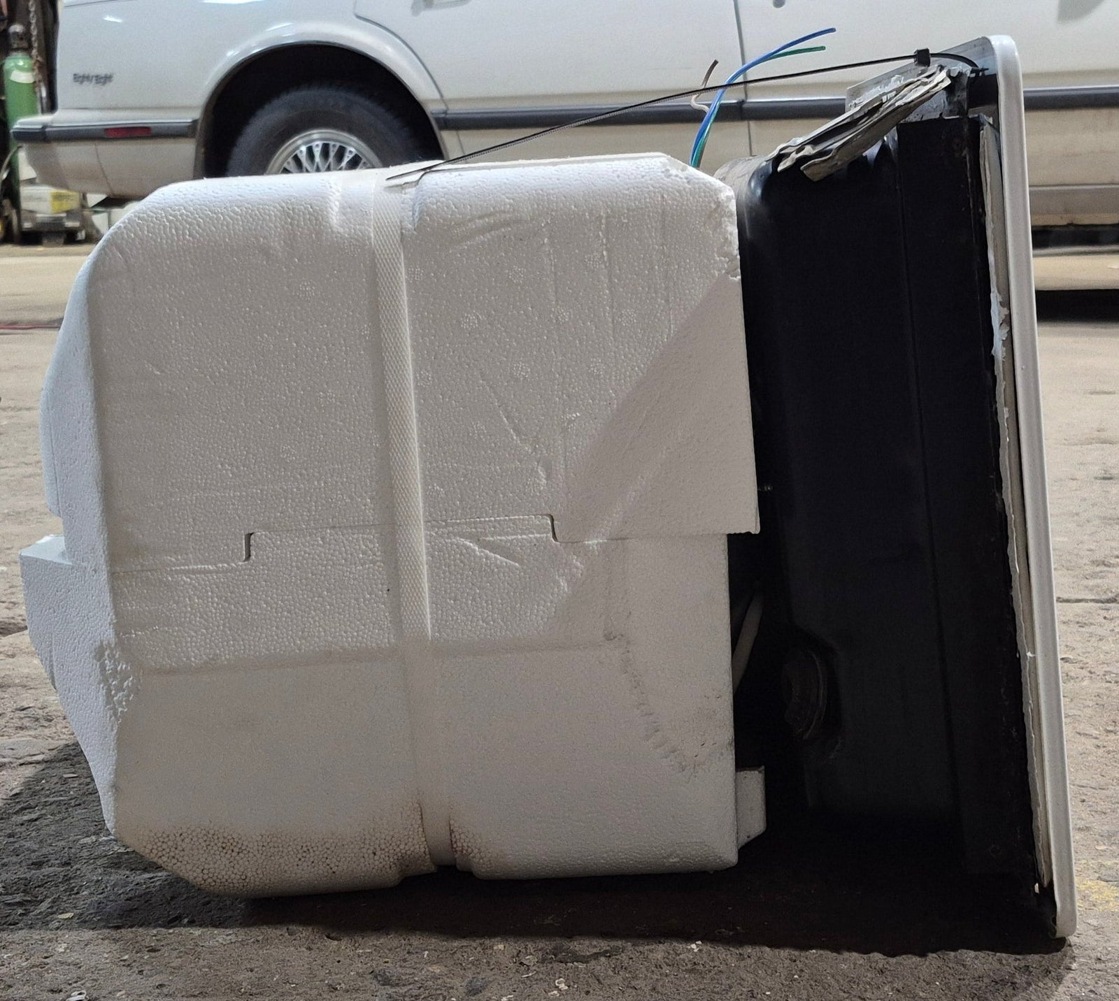 Used Complete Atwood Hot Water Heater, 6 Gal. - G6A - 8E - Young Farts RV Parts