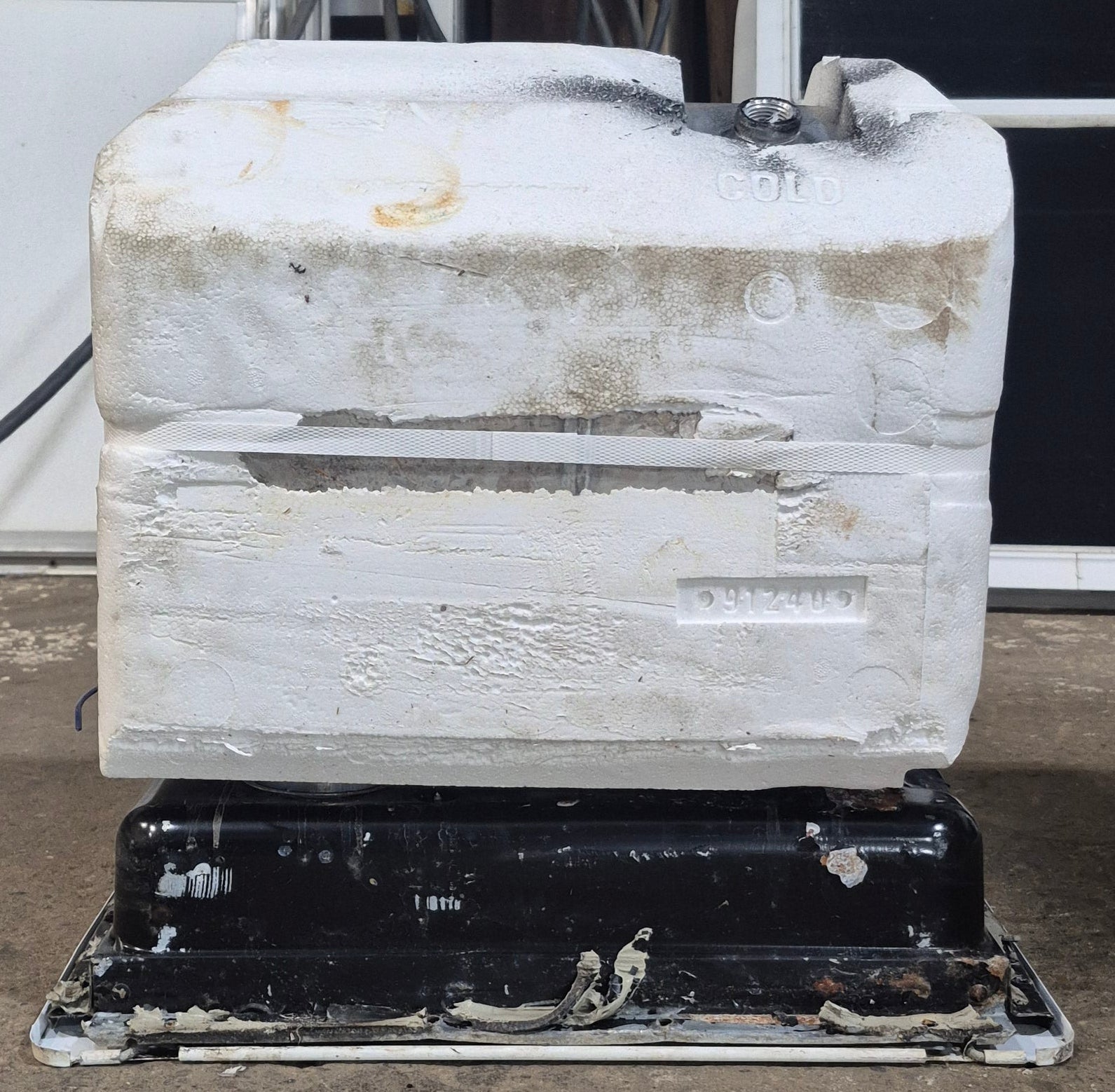 Used Complete Atwood Hot Water Heater, 6 Gal. - G6A - 8E - Young Farts RV Parts