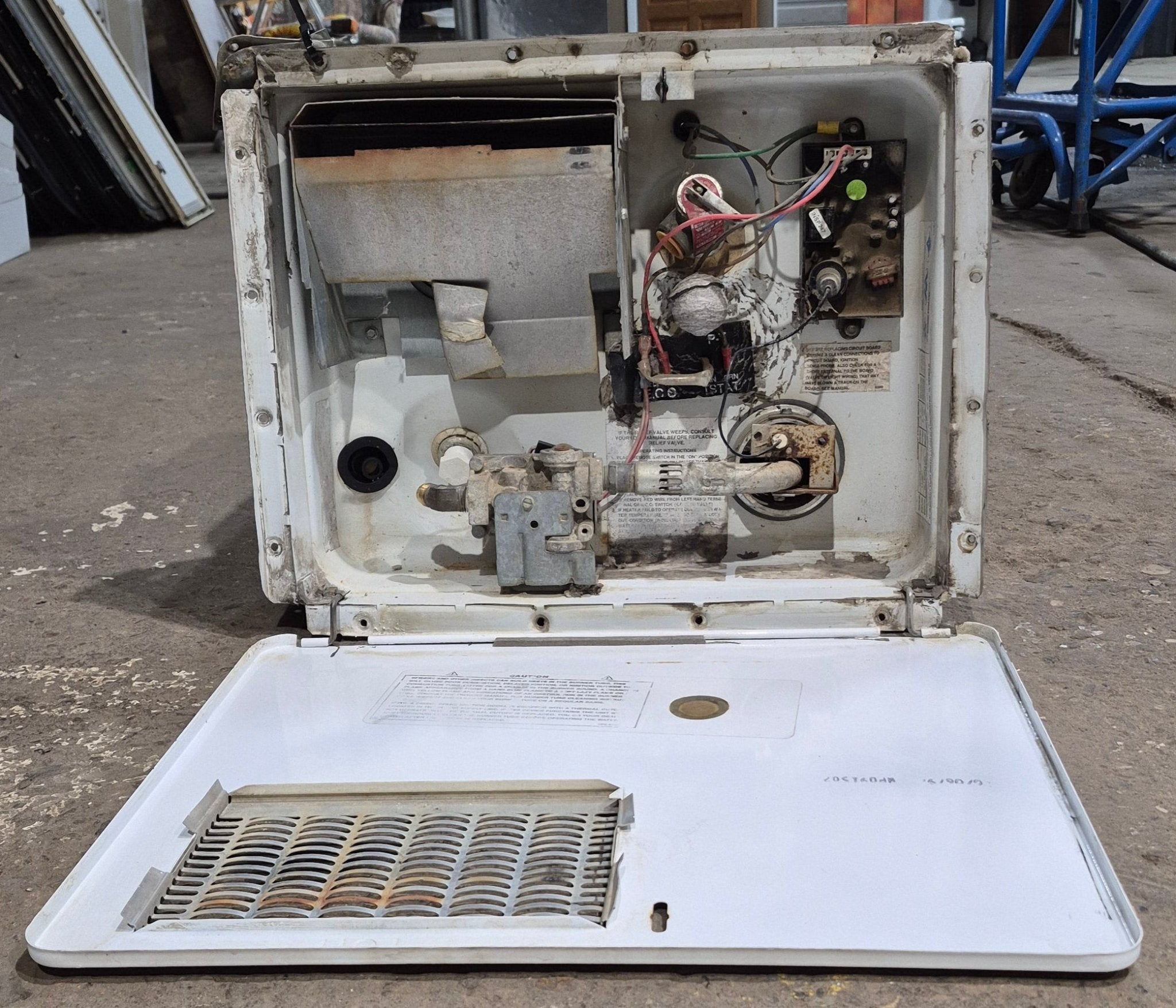 Used Complete Atwood Hot Water Heater, 6 Gal. - GC6AA - 9E - Young Farts RV Parts