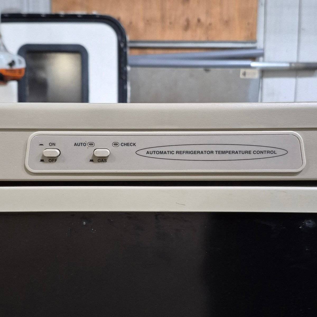 Used Complete Dometic Fridge, 2 - WAY - RM2652 - Young Farts RV Parts