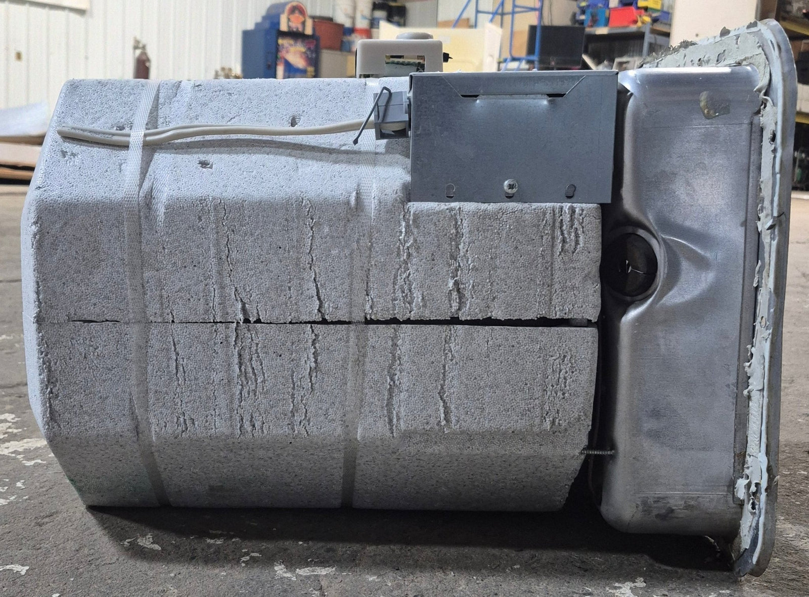 Used Complete Suburban Hot Water Heater, 6 Gal. - SW6DE - Young Farts RV Parts