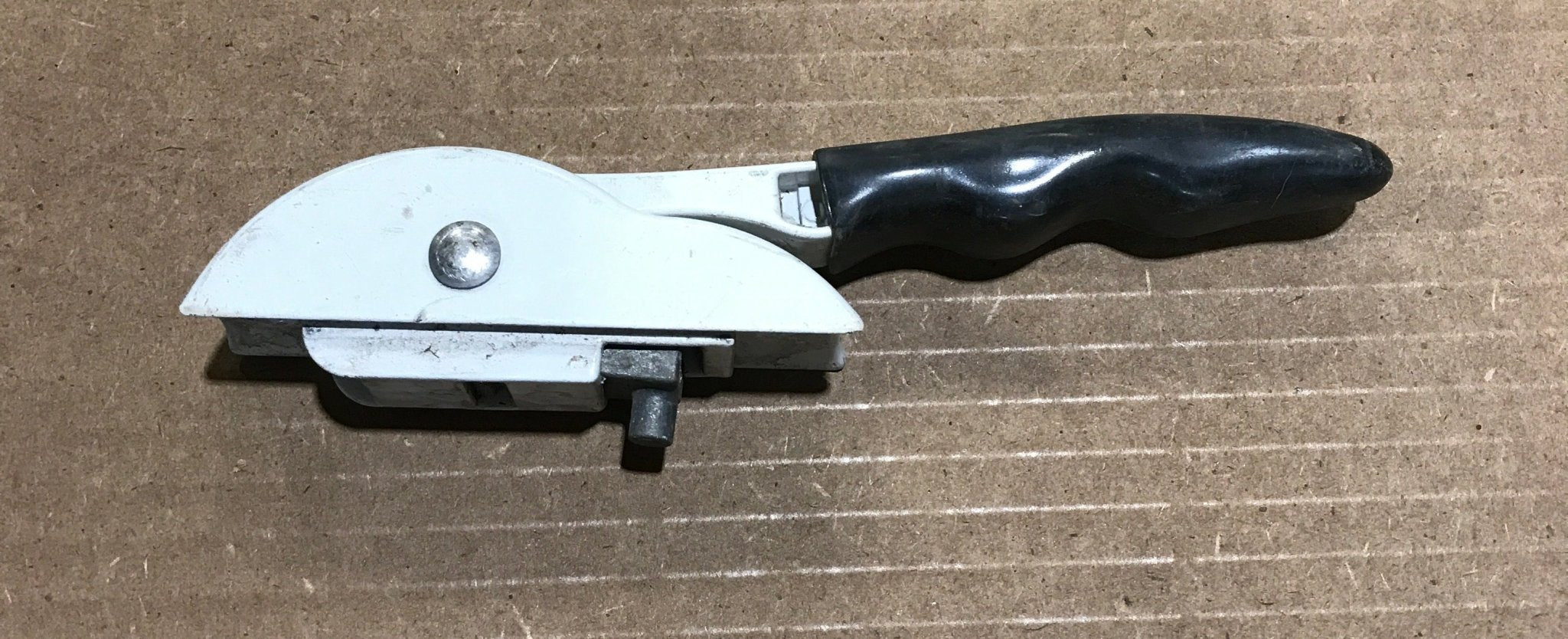 Used Dometic 3314069.000B Lift Handle - Young Farts RV Parts