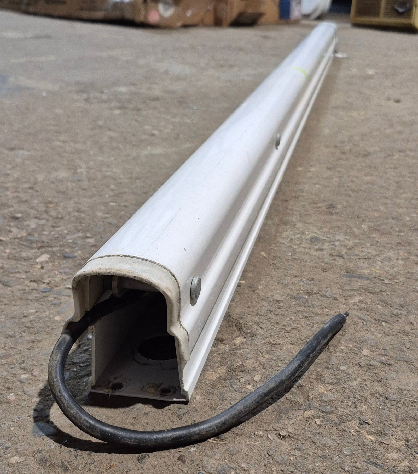 Used Dometic 9100 Power Awning Arm, Standard RH Idler (Power Side), 65 1/2