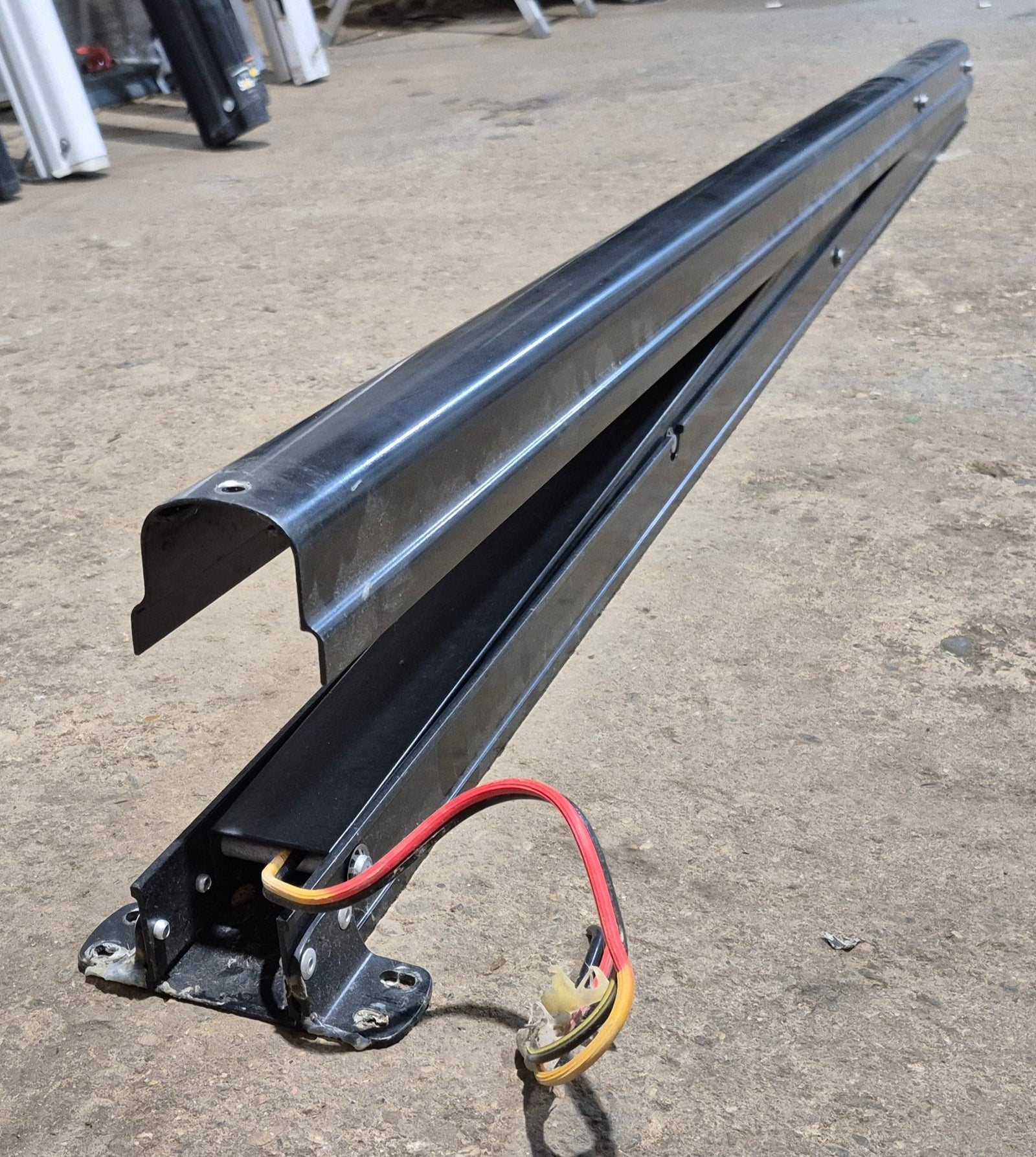 Used Dometic 9100 Power Awning Arm, Standard RH Idler (Power Side), 65 1/2