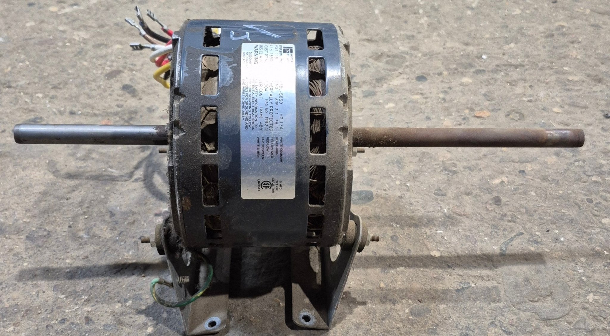 Used Dometic A/C Blower Motor - Young Farts RV Parts