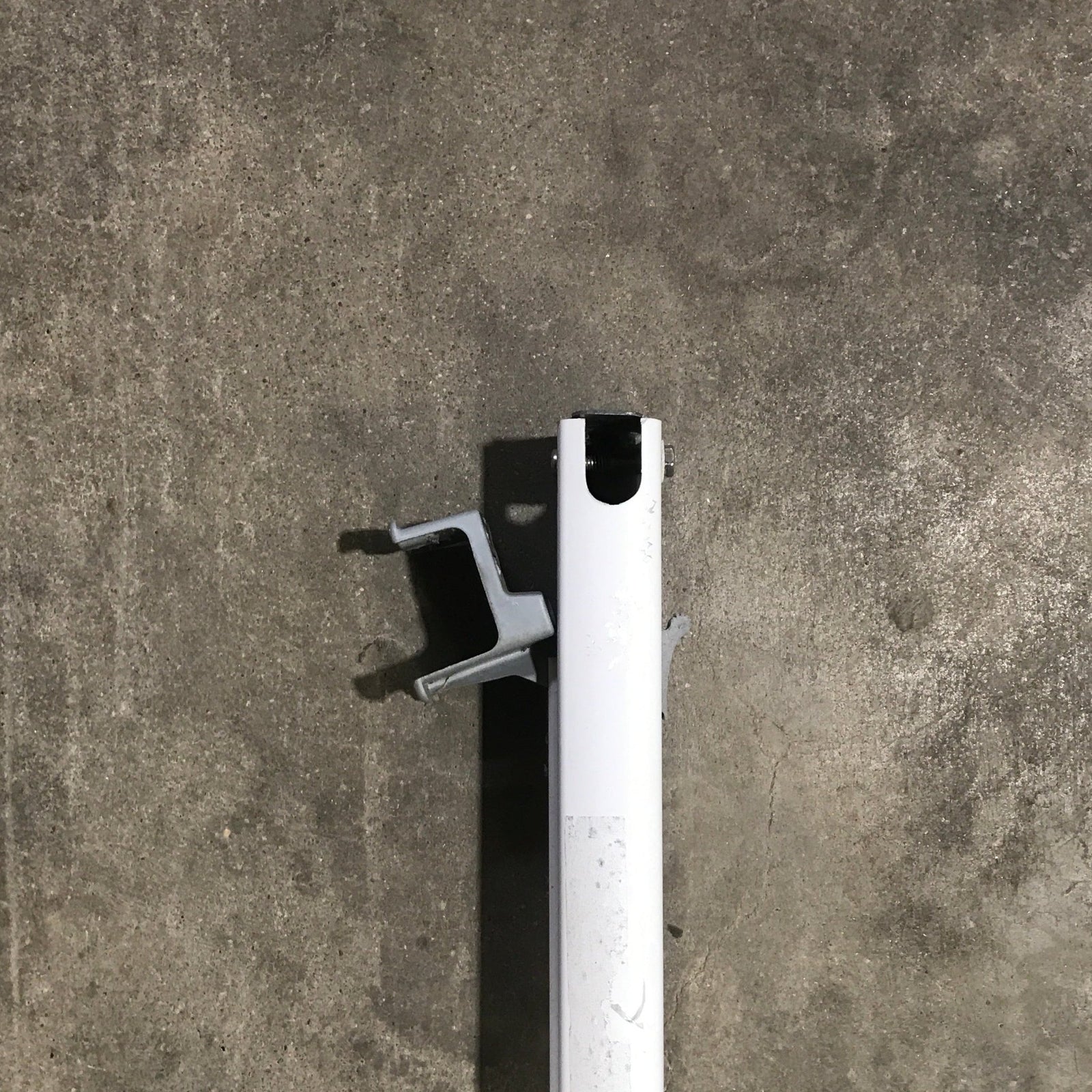 Used Dometic / A&E 8500 Awning Single Manual Arm - Young Farts RV Parts