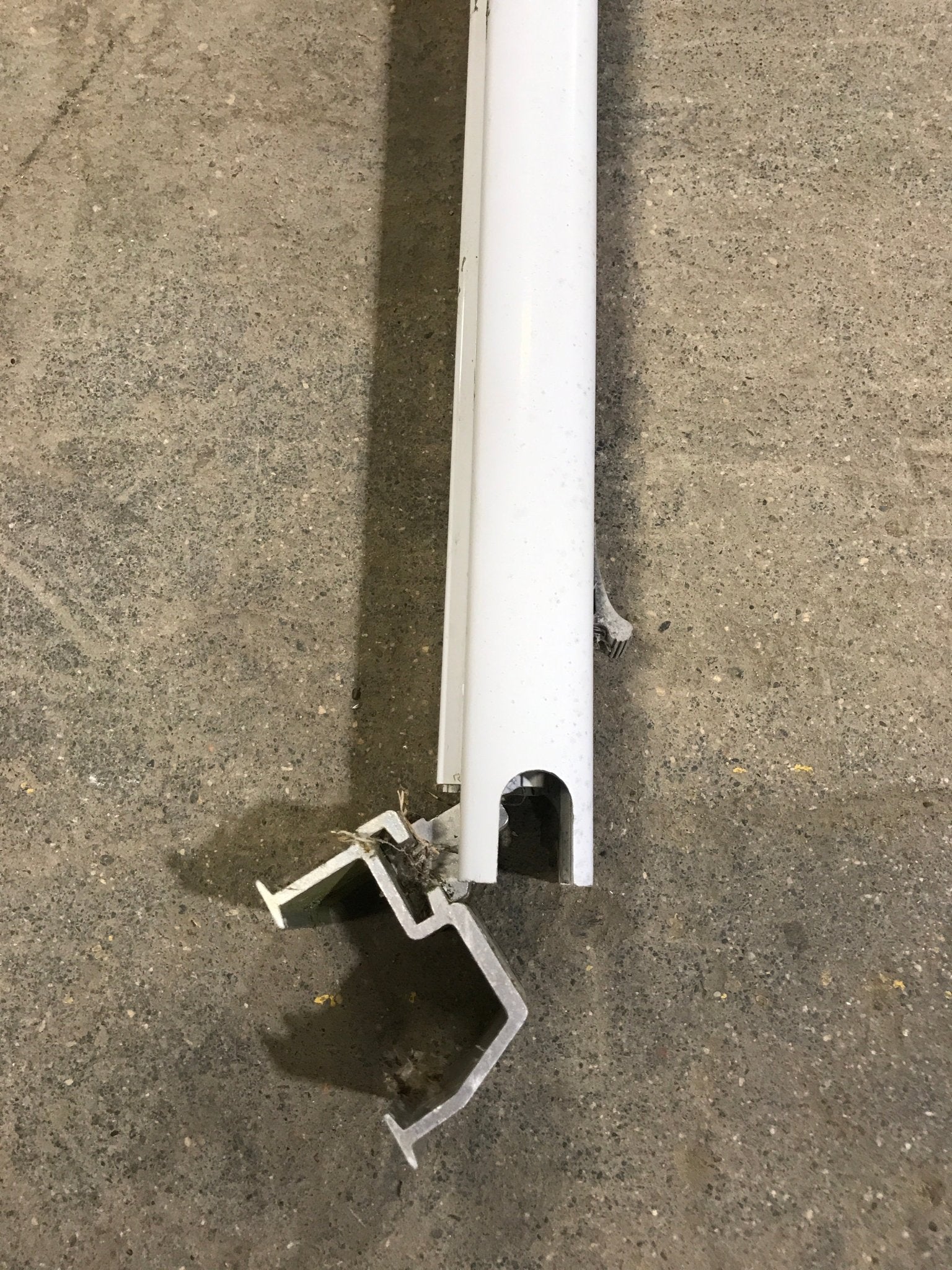 Used Dometic / A&E 8500 Awning Single Manual Arm - Young Farts RV Parts