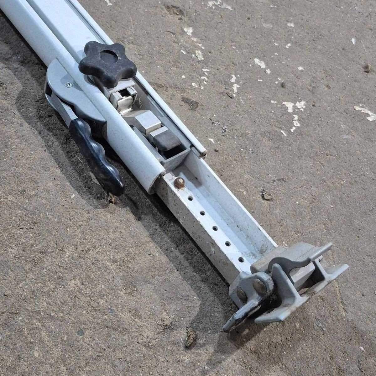 Used Dometic Awning Arm, 8500 Series, White, 61" - Young Farts RV Parts
