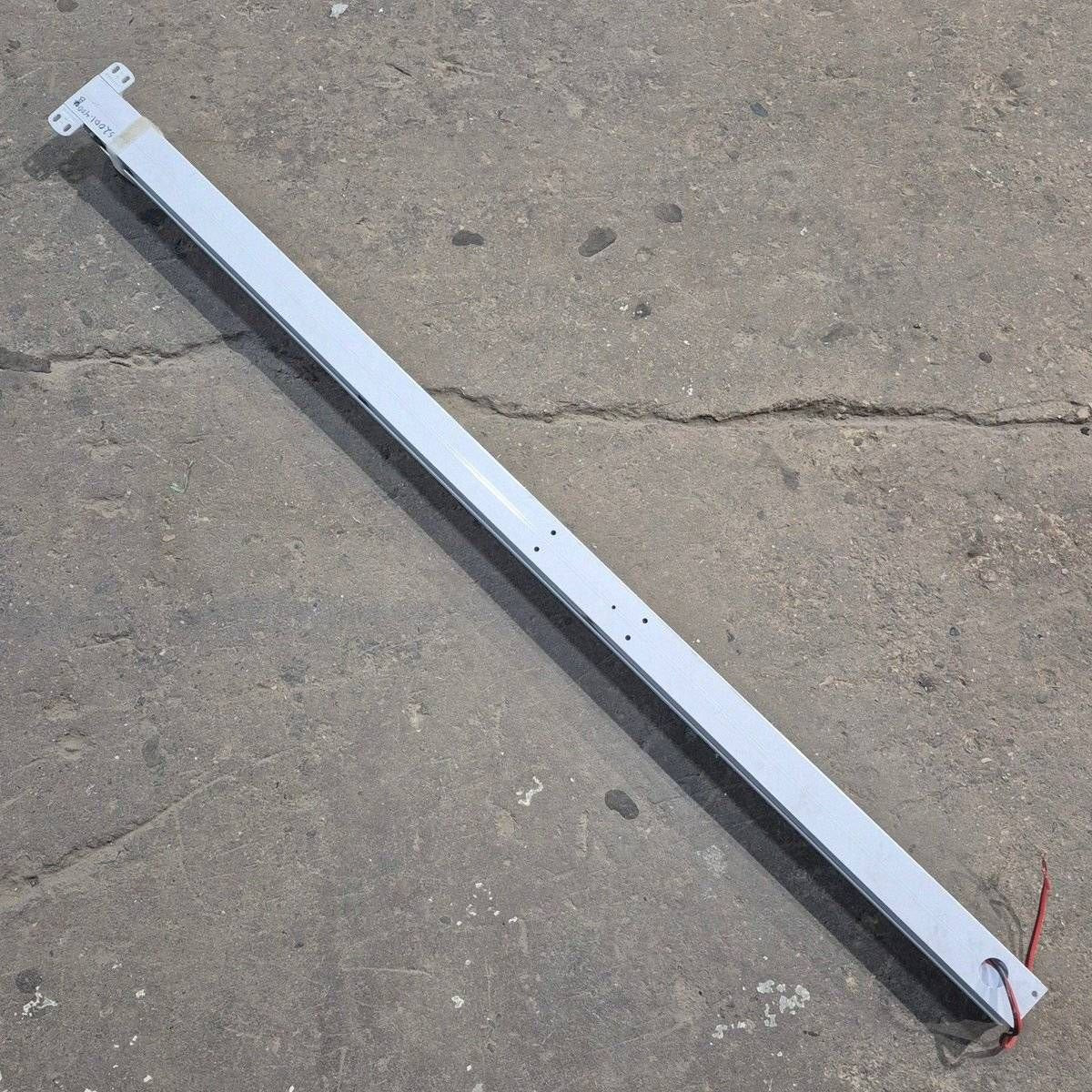 Used Dometic Awning Arm, Drive (Front), White, Basement, 62 1/4