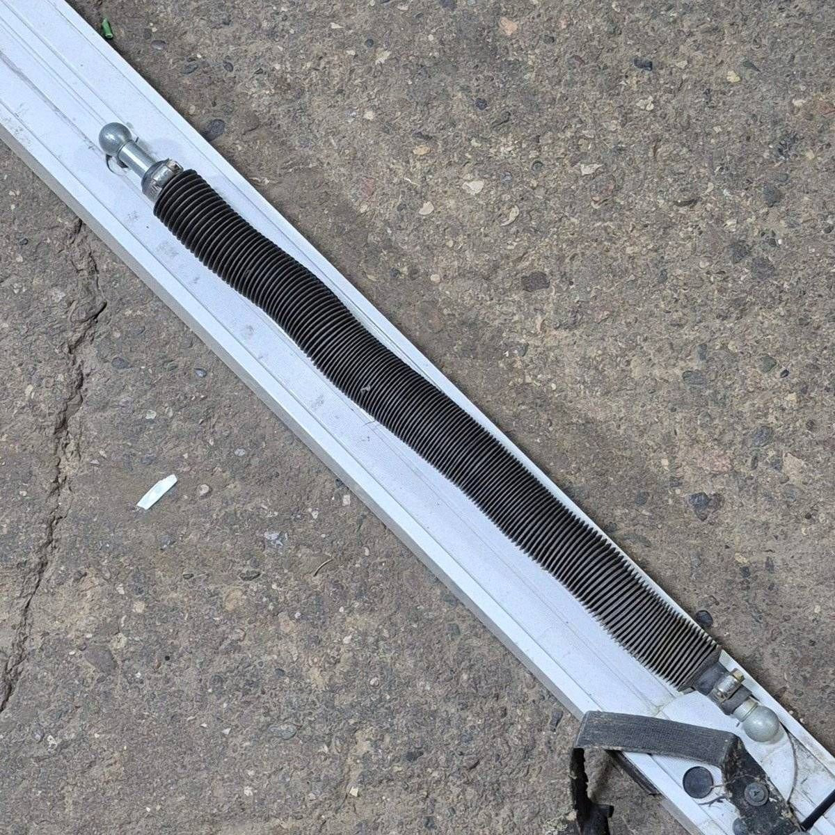 Used Dometic Awning Arm, Idle (Rear), White, 64 1/2