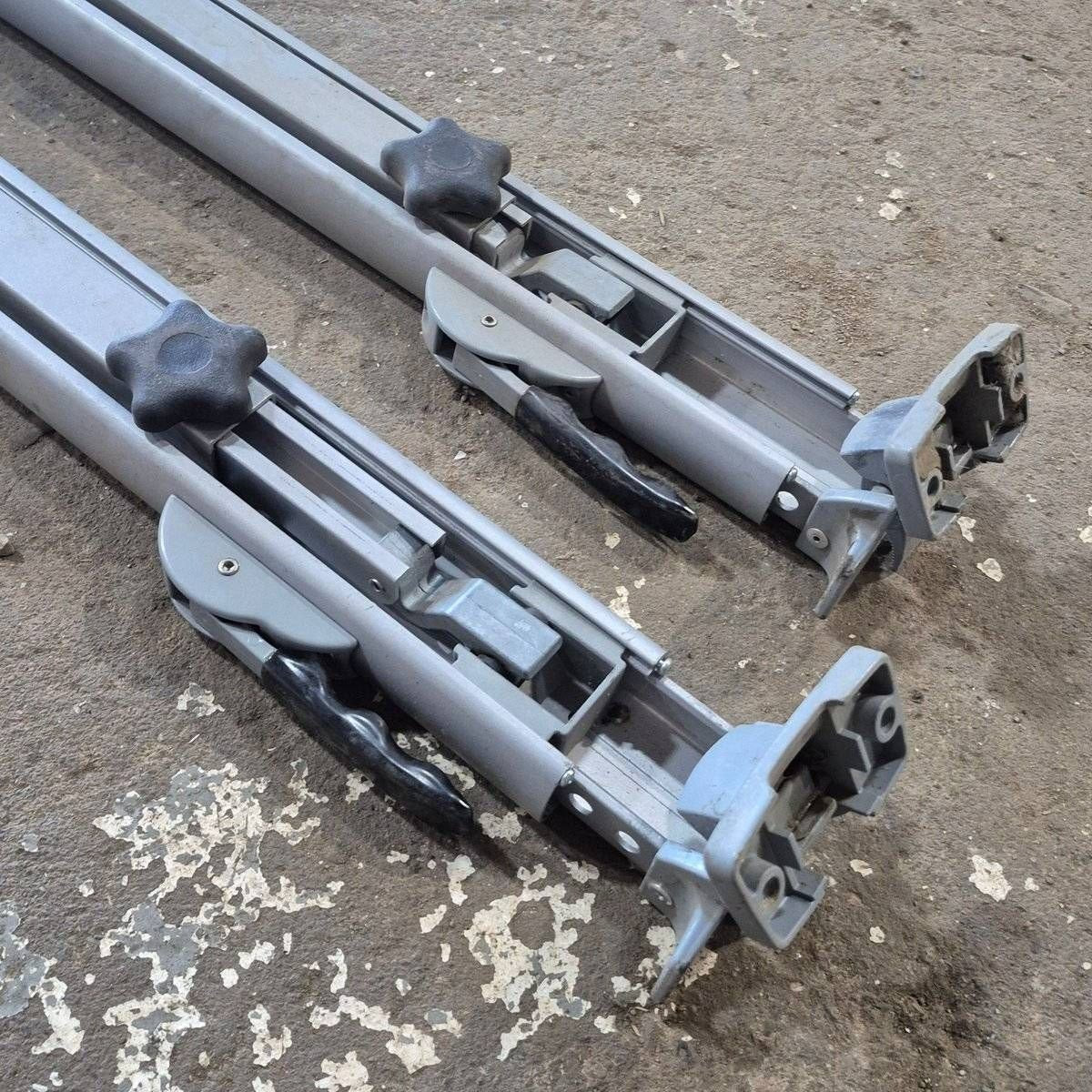 Used Dometic Awning Arm Set, Silver (Satin), 61