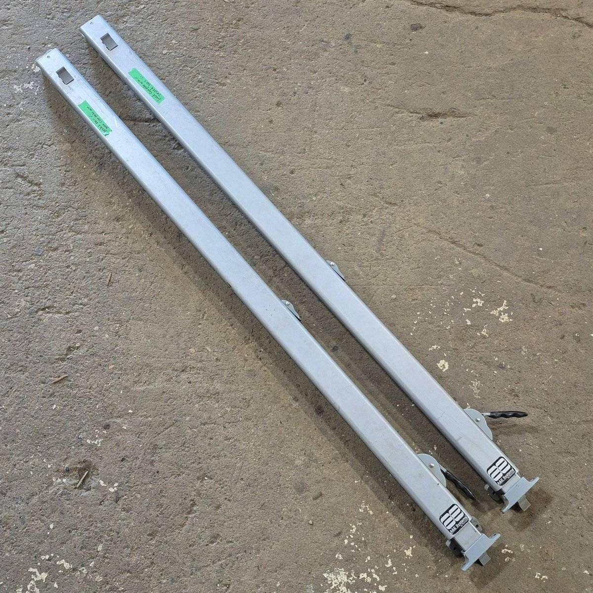 Used Dometic Awning Arm Set, Silver (Satin), 61