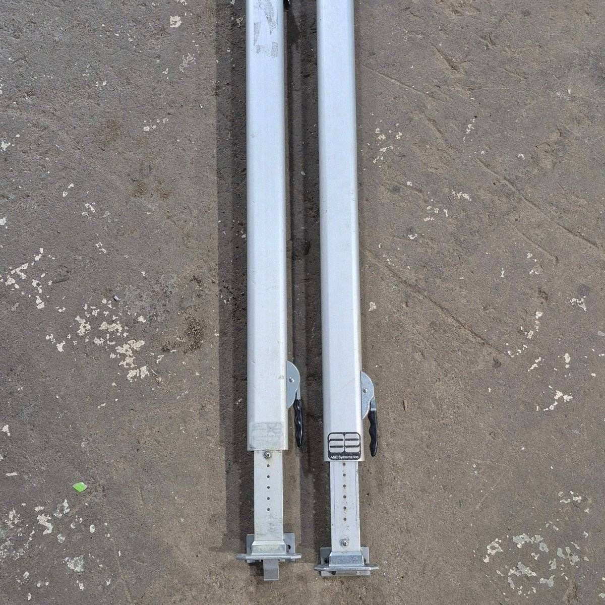 Used Dometic Awning Arm Set, Silver (Satin), 73
