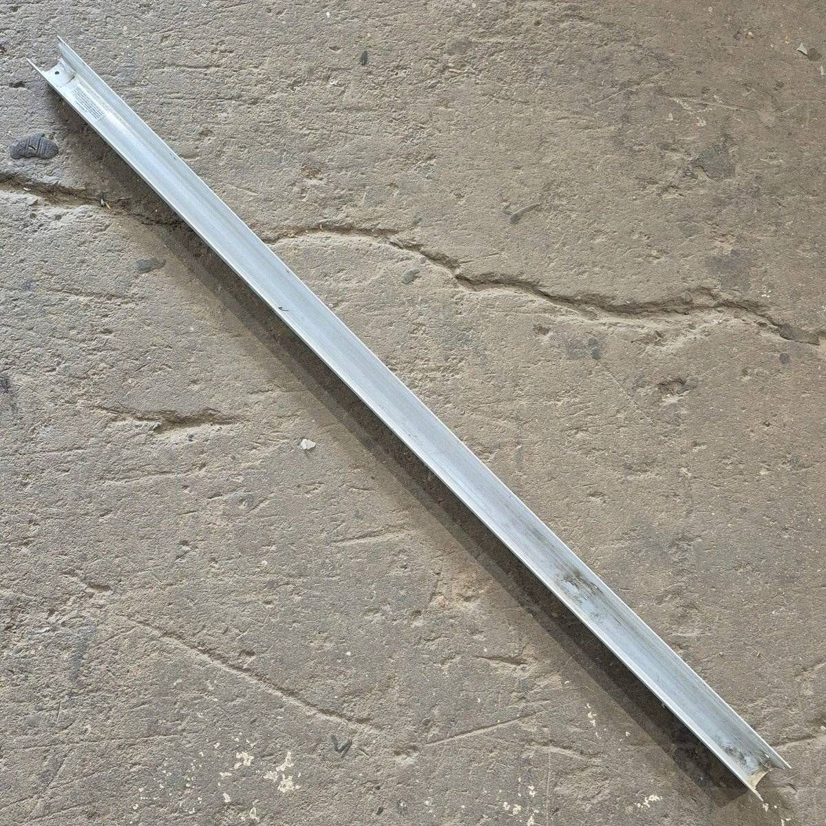 Used Dometic Awning Upper Main Arm, White, 64 1/4" - 9100 Series - Young Farts RV Parts