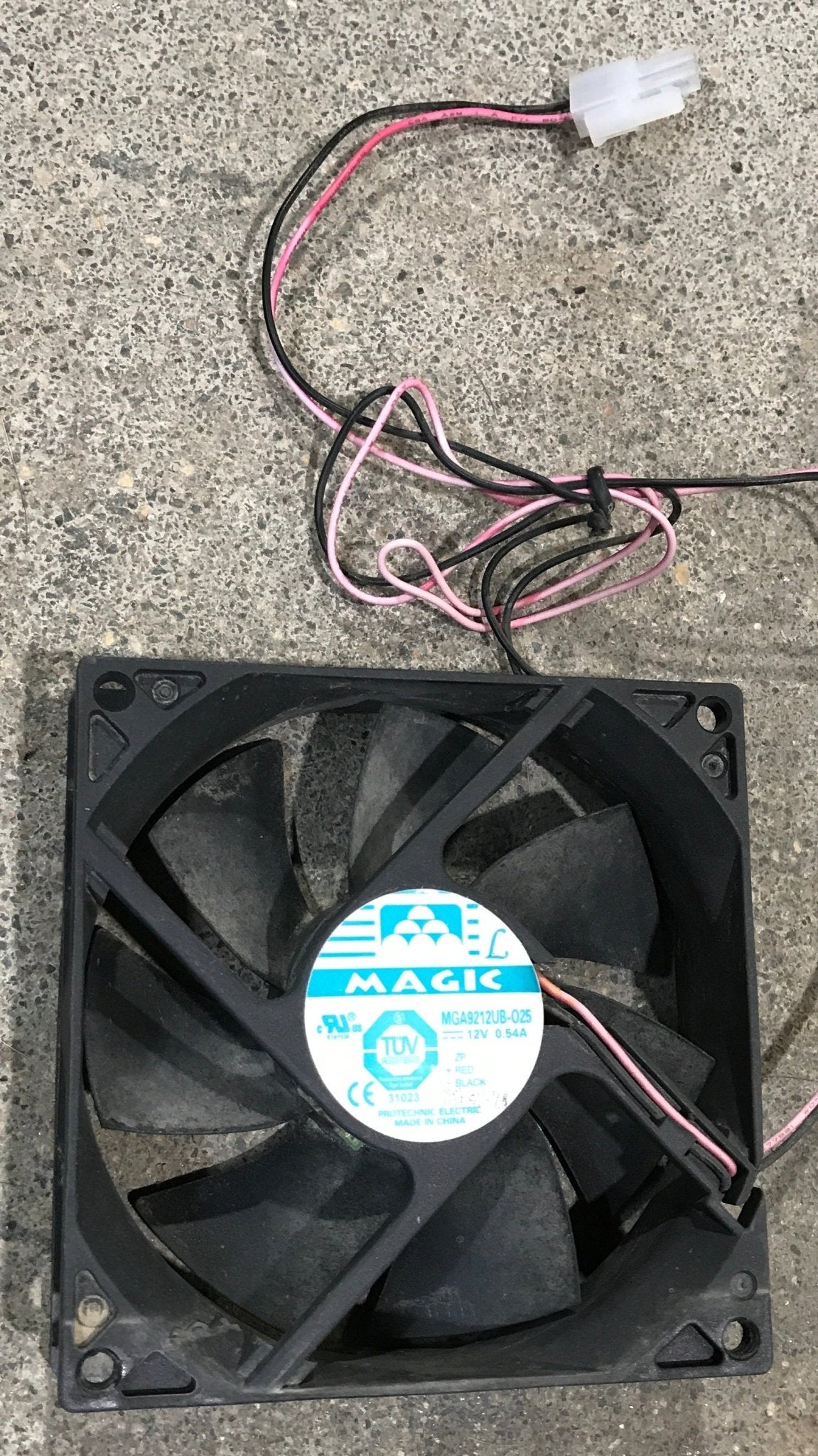 Used Dometic Fan 3851183016 - Young Farts RV Parts