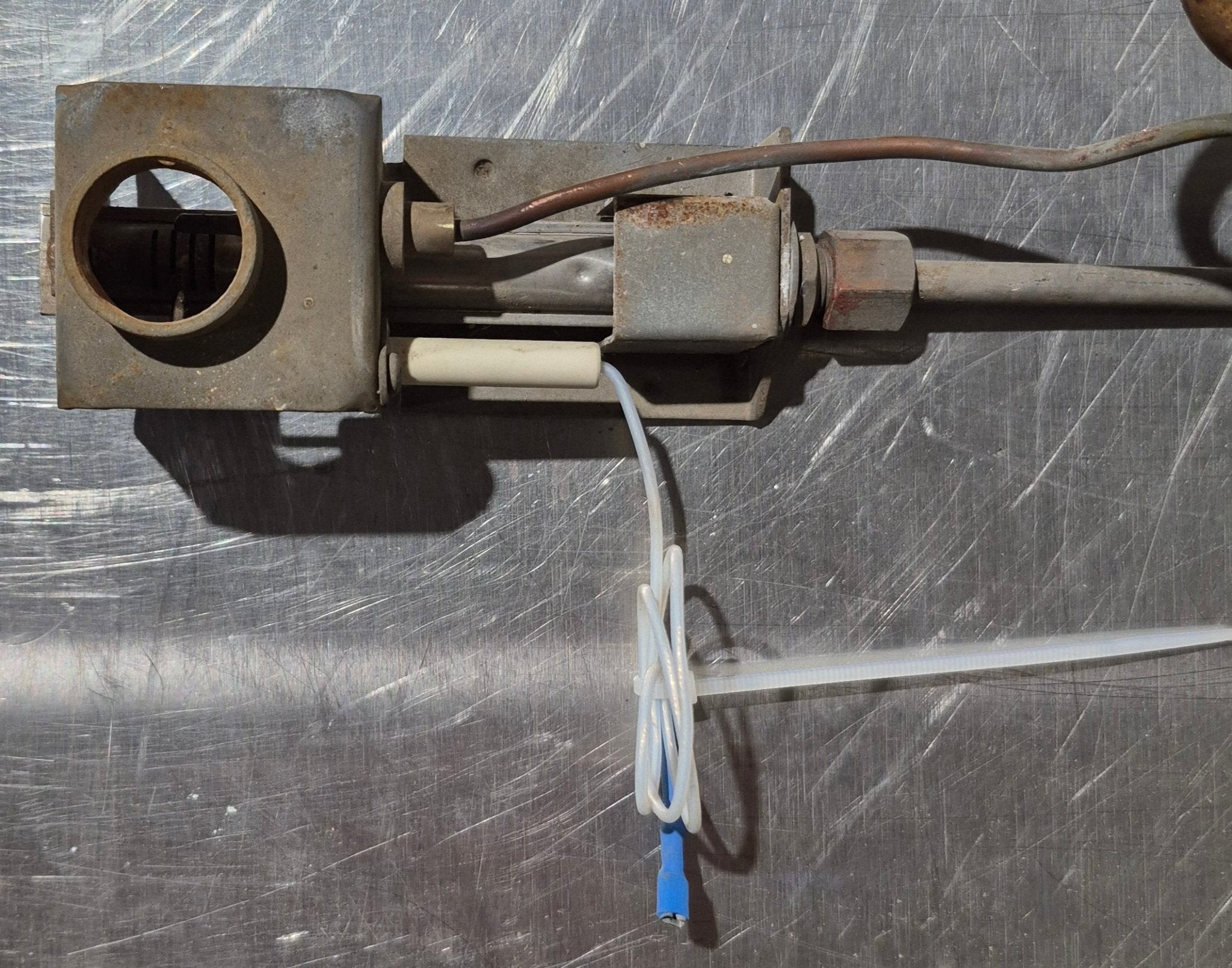 Used Dometic RM2202 Gas Valve Burner Assembly - Young Farts RV Parts