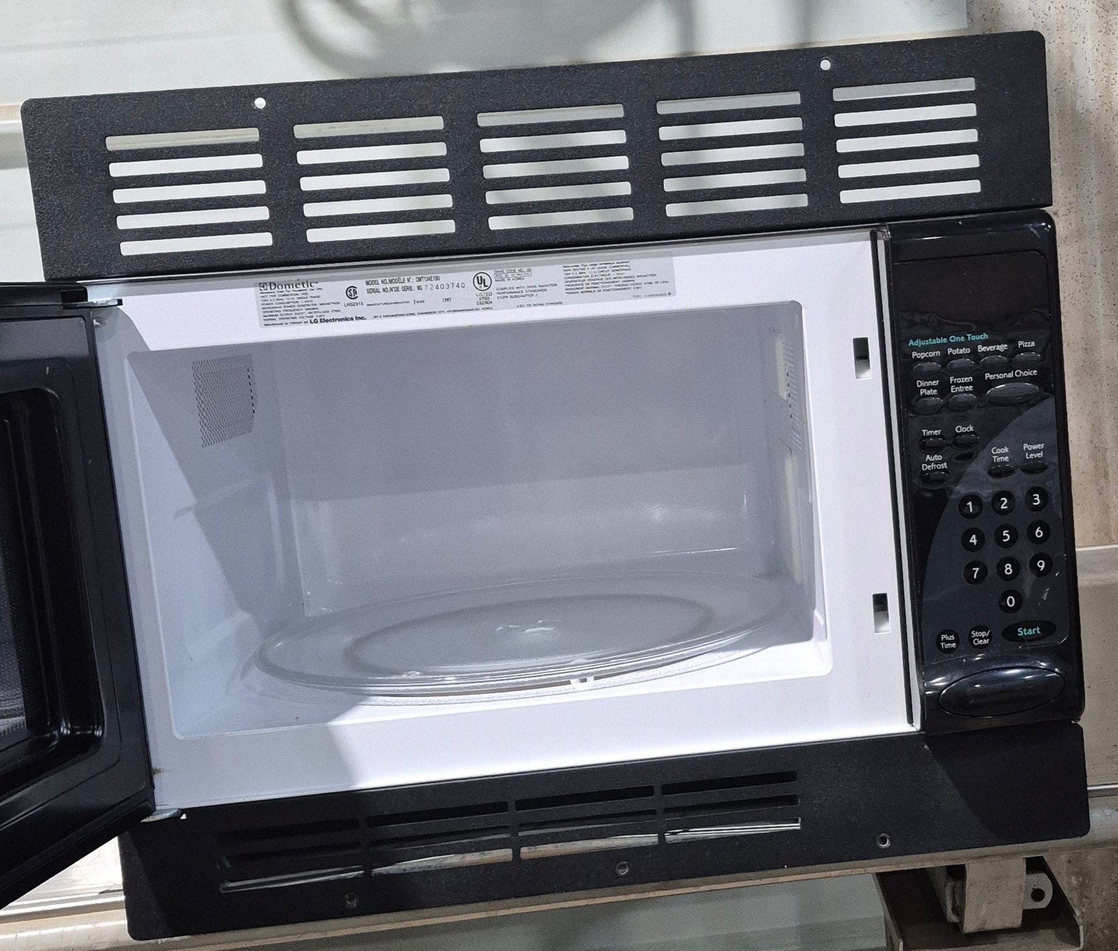 Used Dometic RV Microwave 22