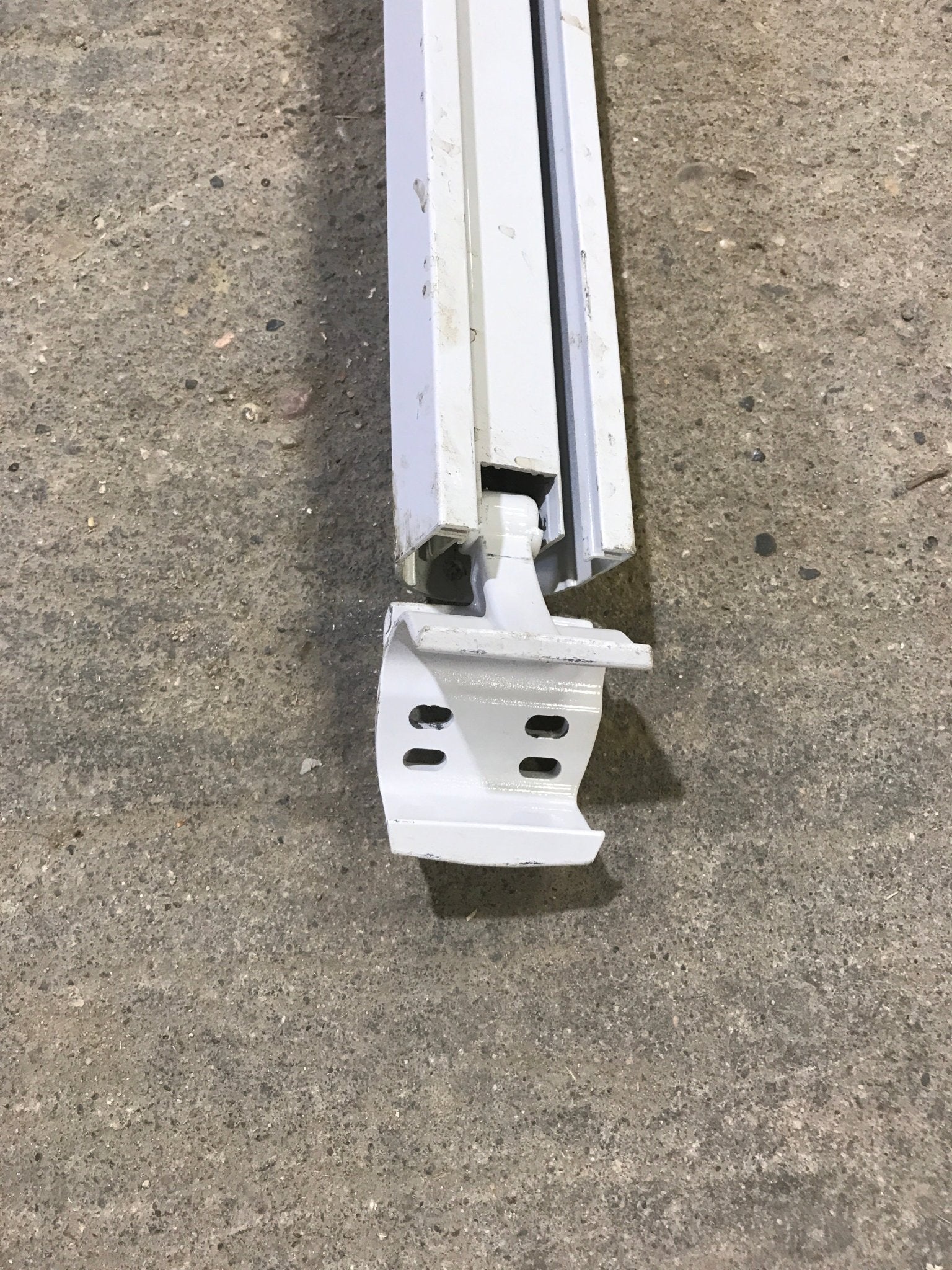 Used Dometic Sunchaser II Single Manual Arm - Young Farts RV Parts