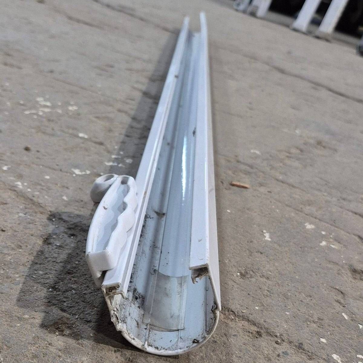 Used Dometic Upper Main Arm, White, 61
