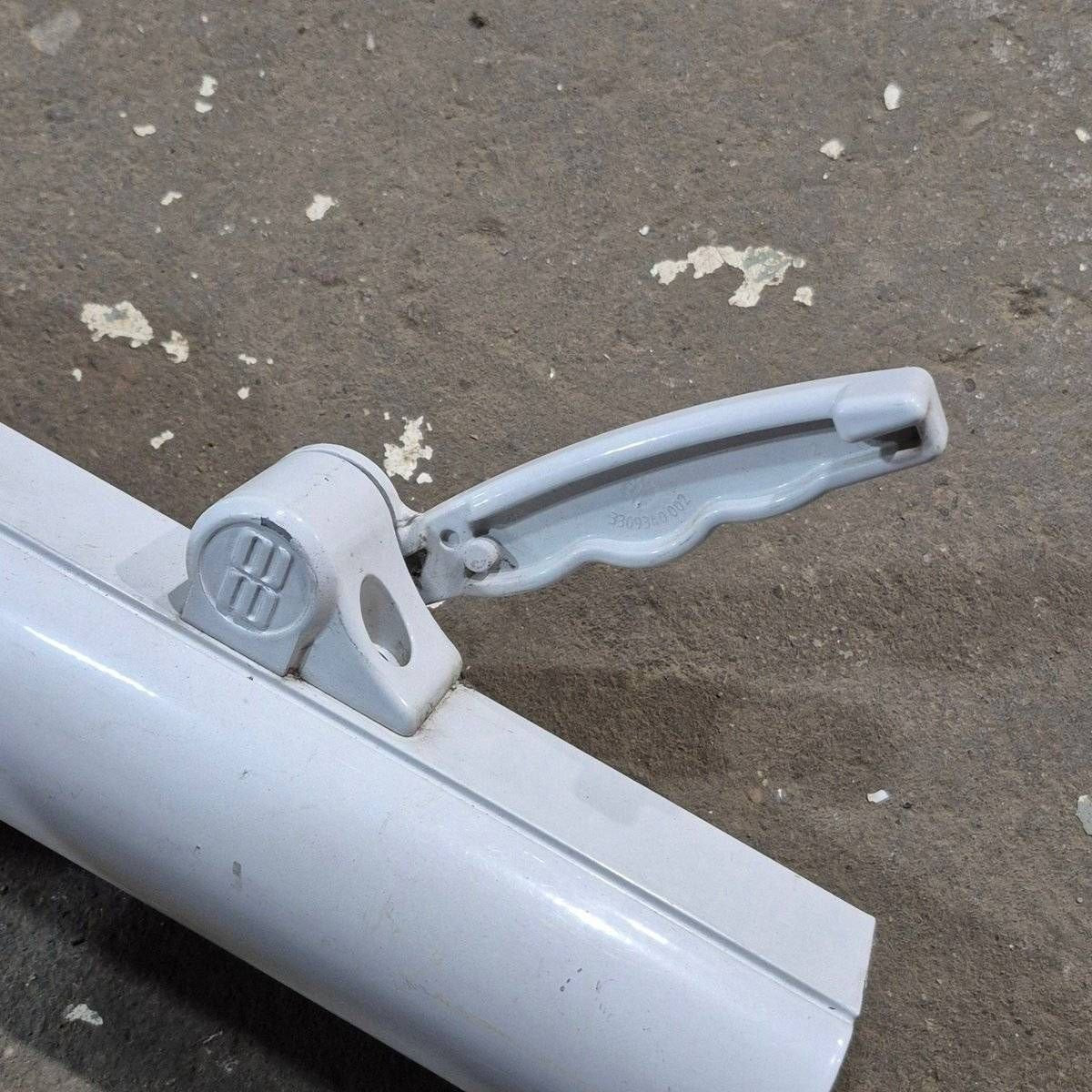 Used Dometic Upper Main Arm, White, 61