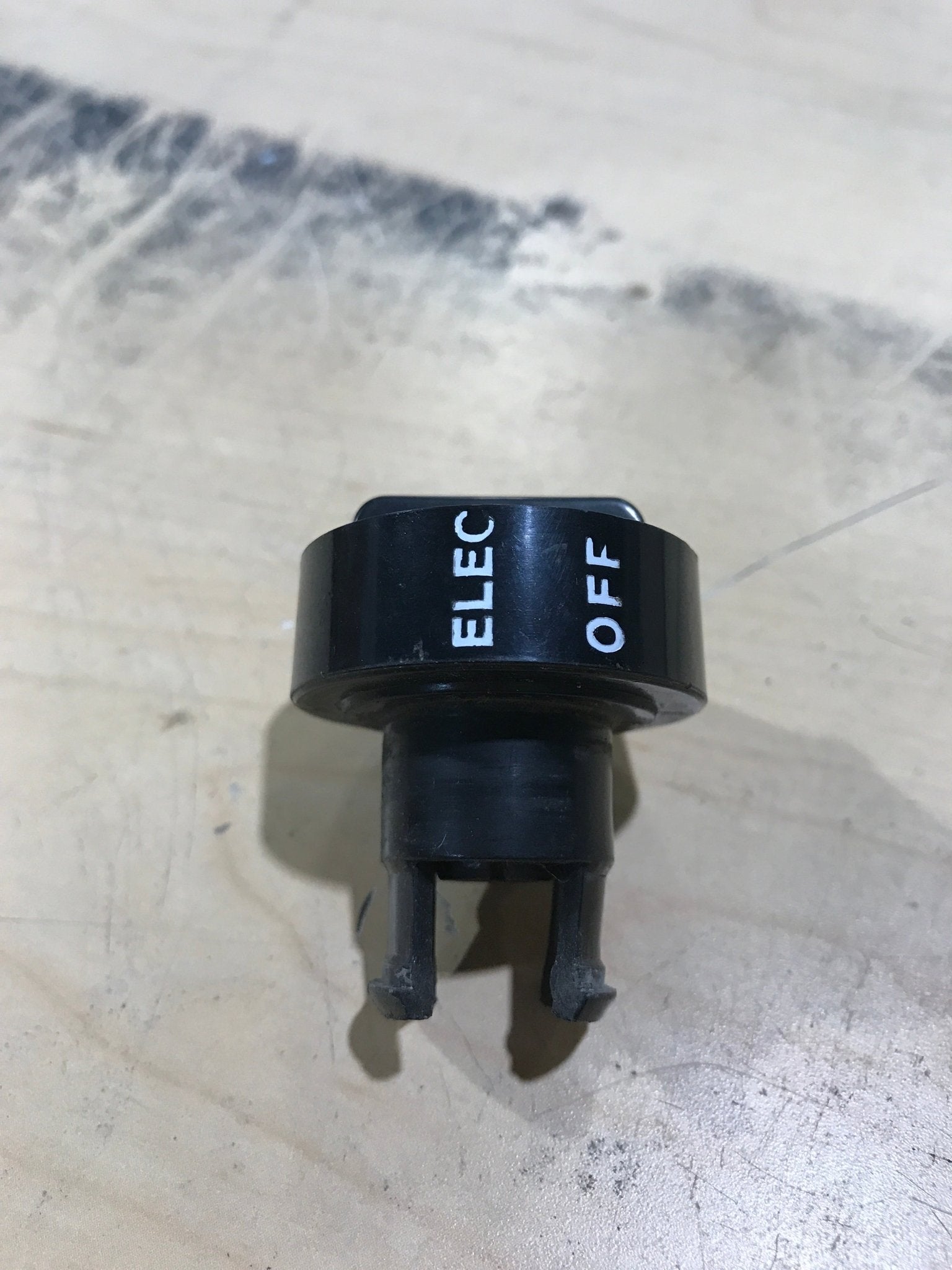 Used Fridge Knob Dometic 2007480011 12V /115V - Young Farts RV Parts