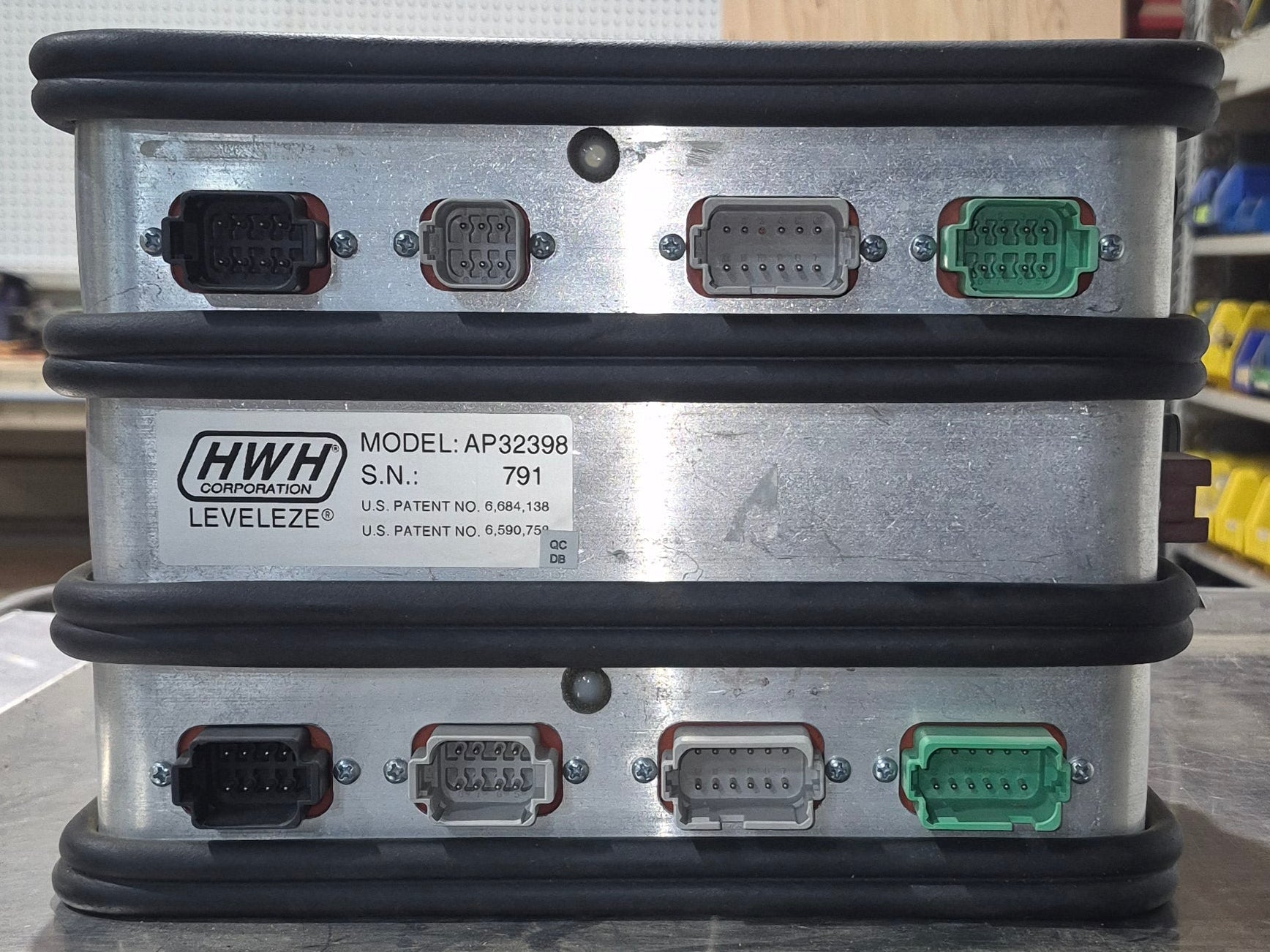 Used HWH Leveleze System Control Box - AP32398 - Young Farts RV Parts