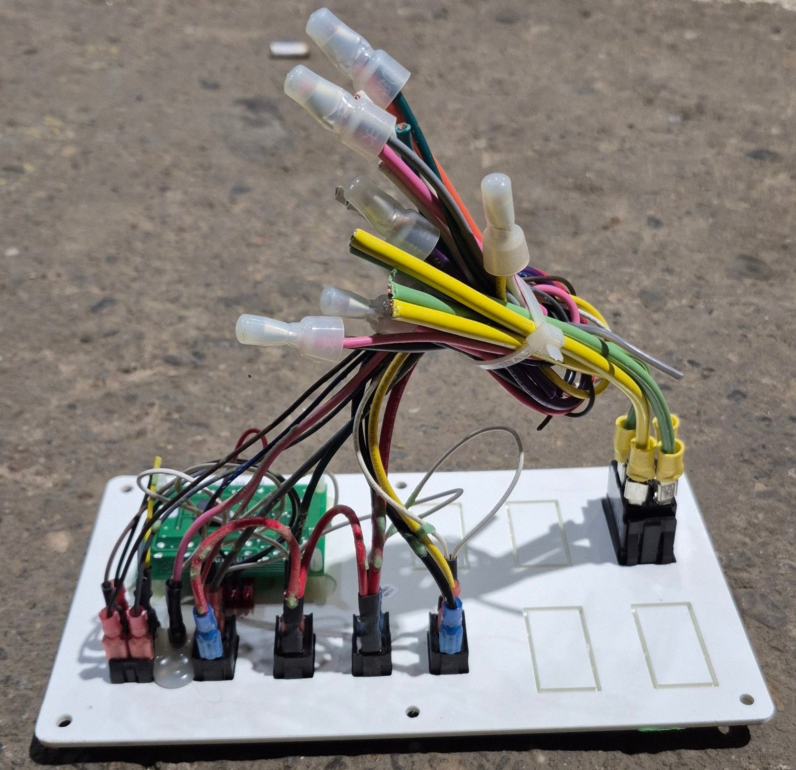 Used KIB Command Center M225 - 5G - 5S0 - Young Farts RV Parts