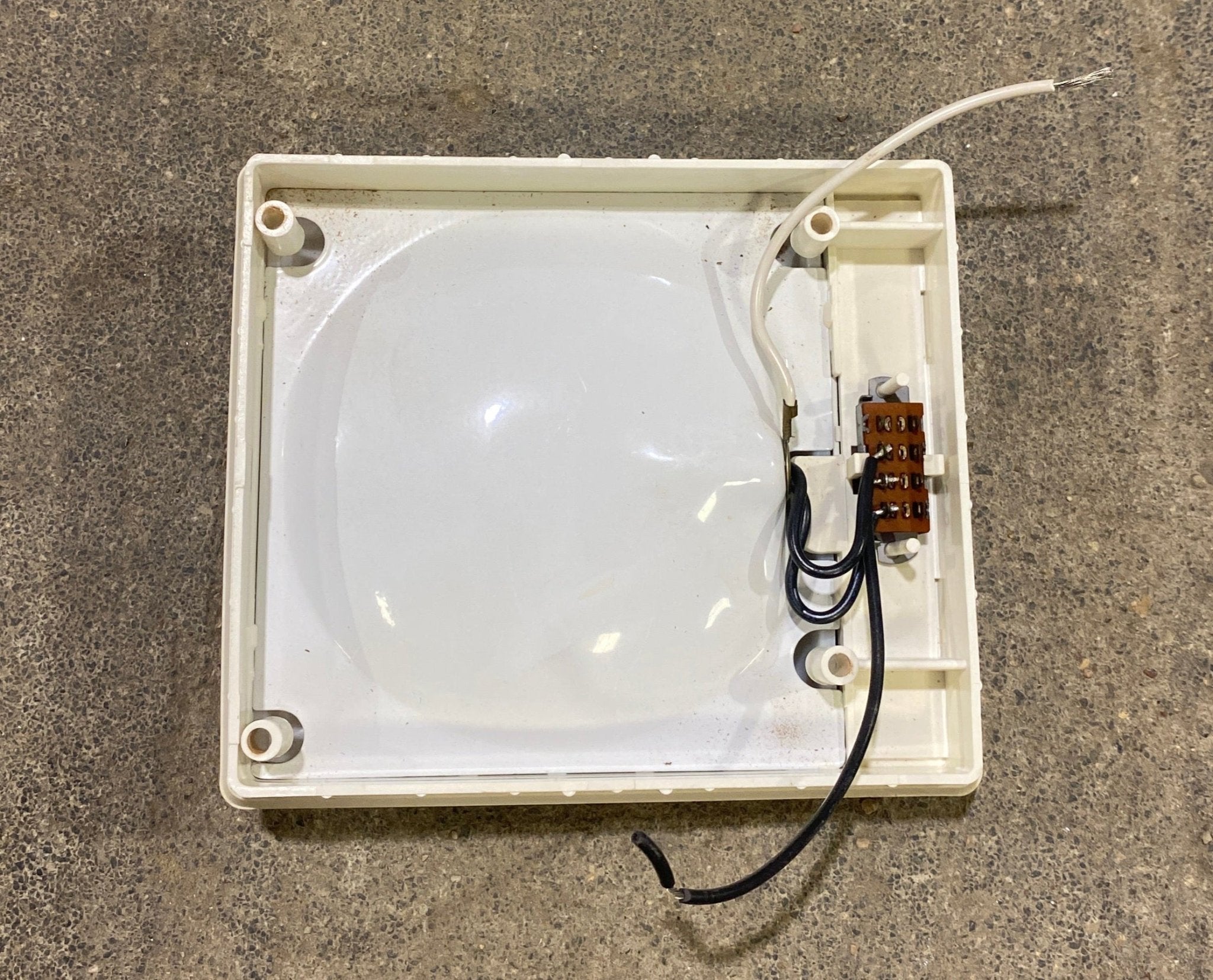 Used Light Fixture *SINGLE* PY805A / LR98156 WITH SWITCH - Young Farts RV Parts