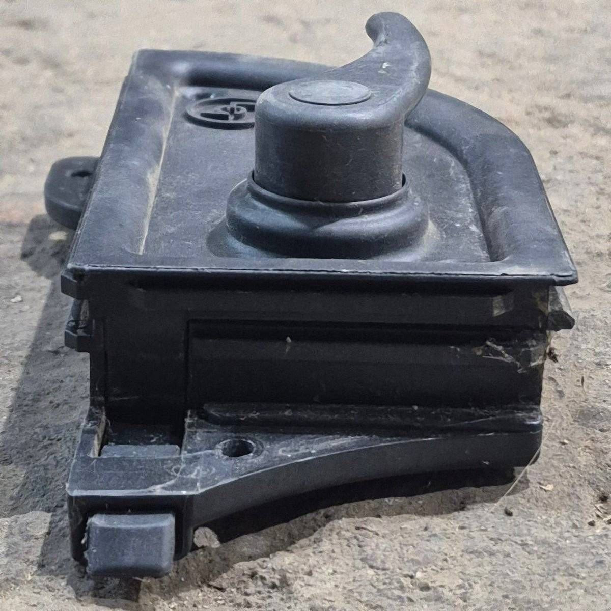 Used Lippert Screen Door Latch, Black - RP-1105 - Young Farts RV Parts
