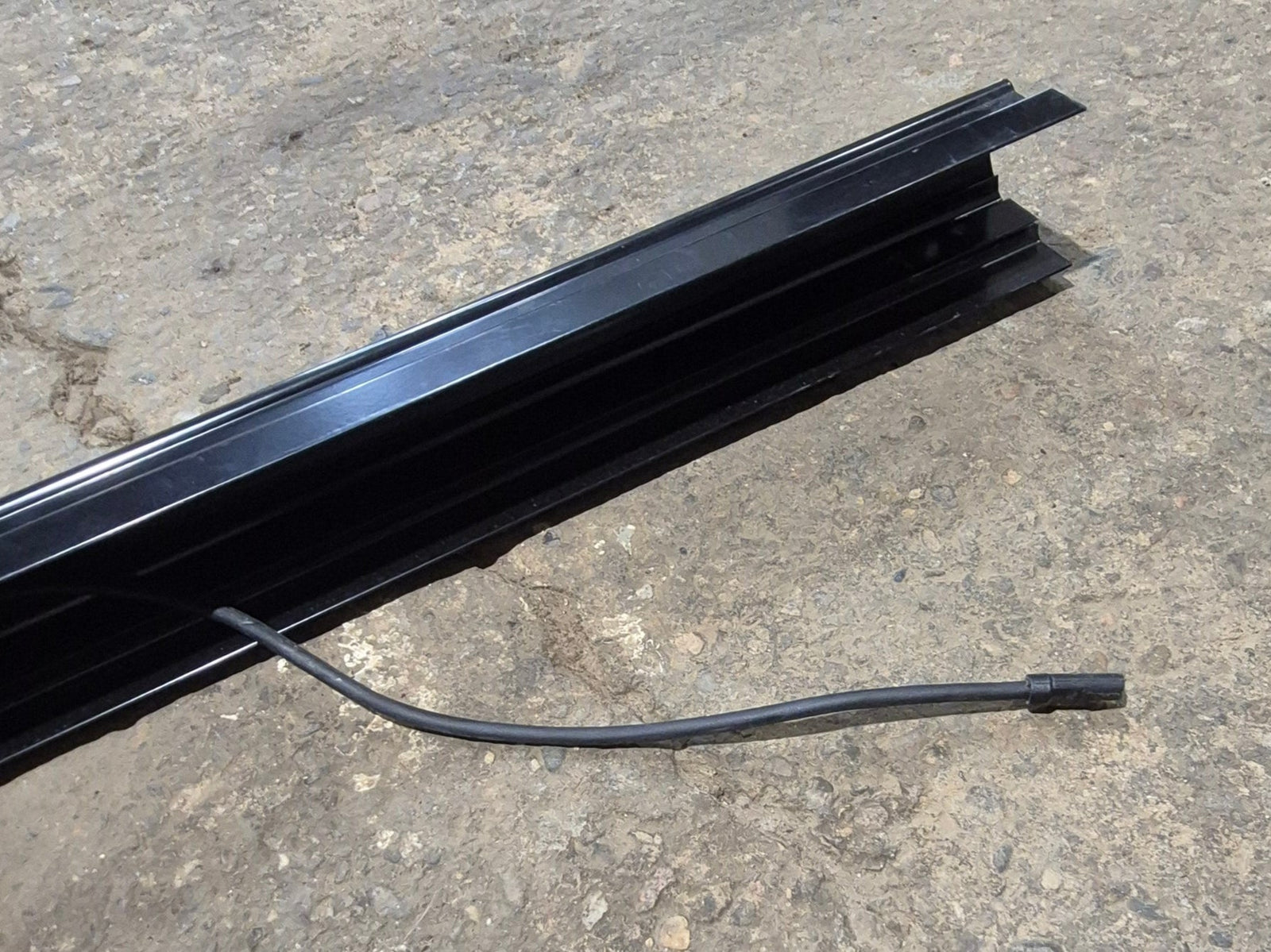 Used Lippert Solera 3000 Power Awning Arm, RH Motor (Power Side) Short, 58 1/2