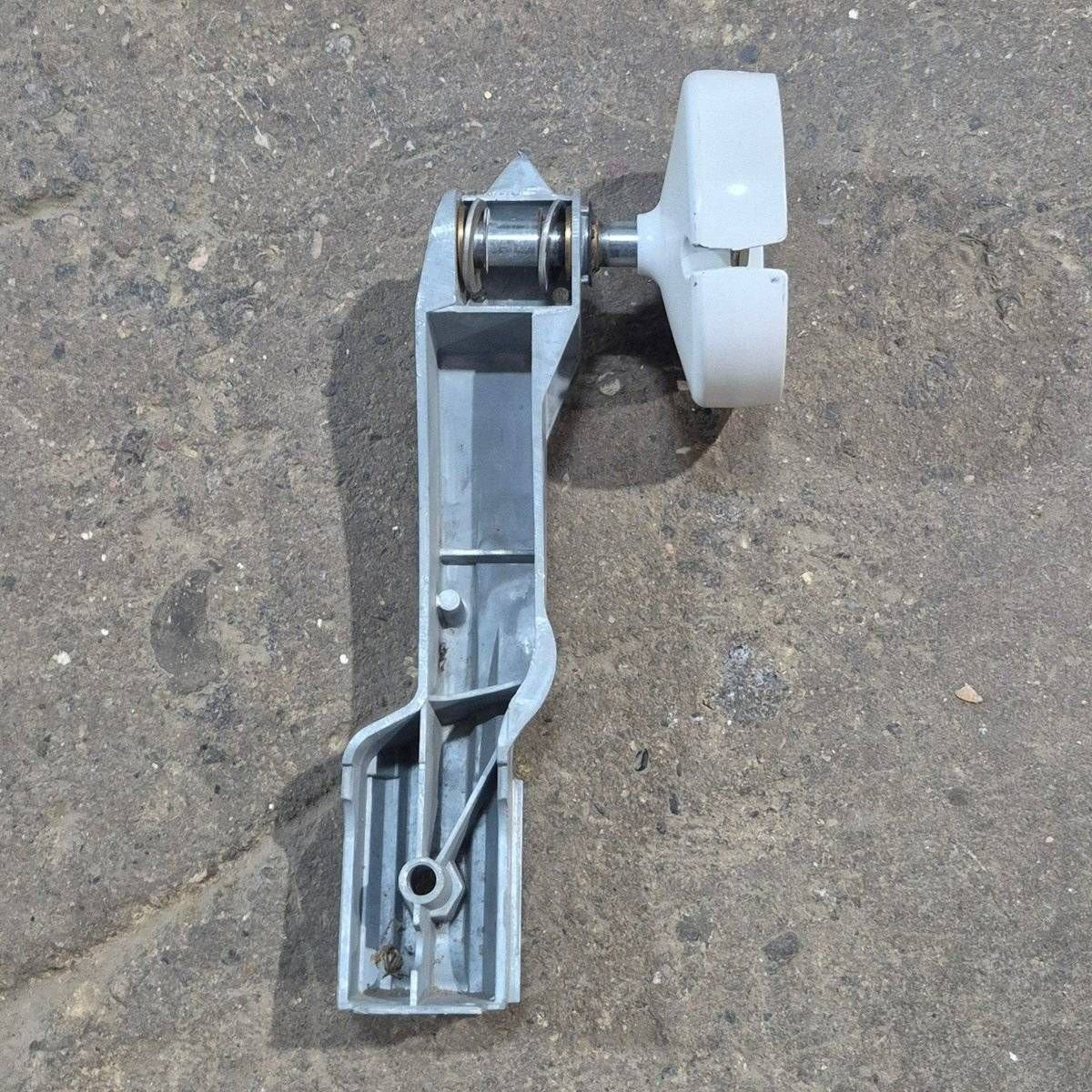 Used Lippert Solera Idler Regal Head Mount - 643916 - Young Farts RV Parts