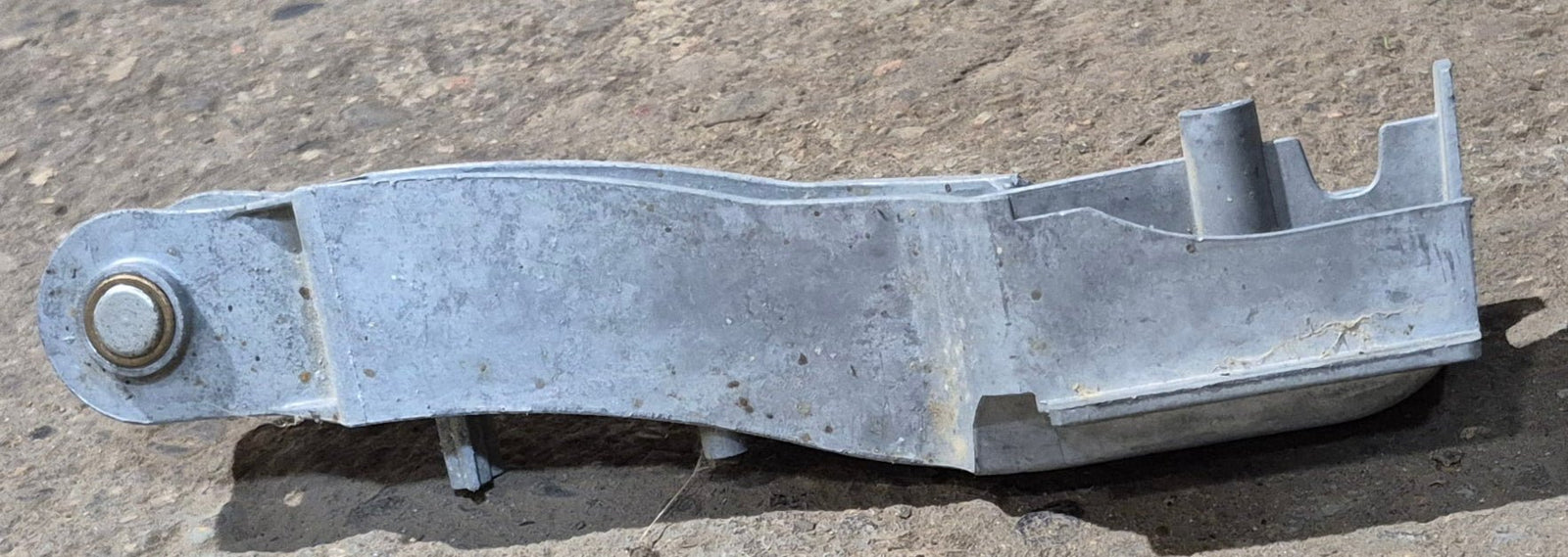 Used Lippert Solera Idler Regal Head Mount - 643916 - Young Farts RV Parts