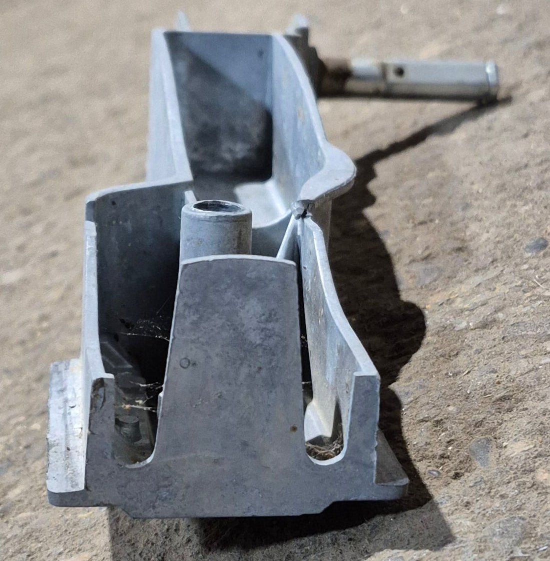 Used Lippert Solera Idler Regal Head Mount - 643916 - Young Farts RV Parts