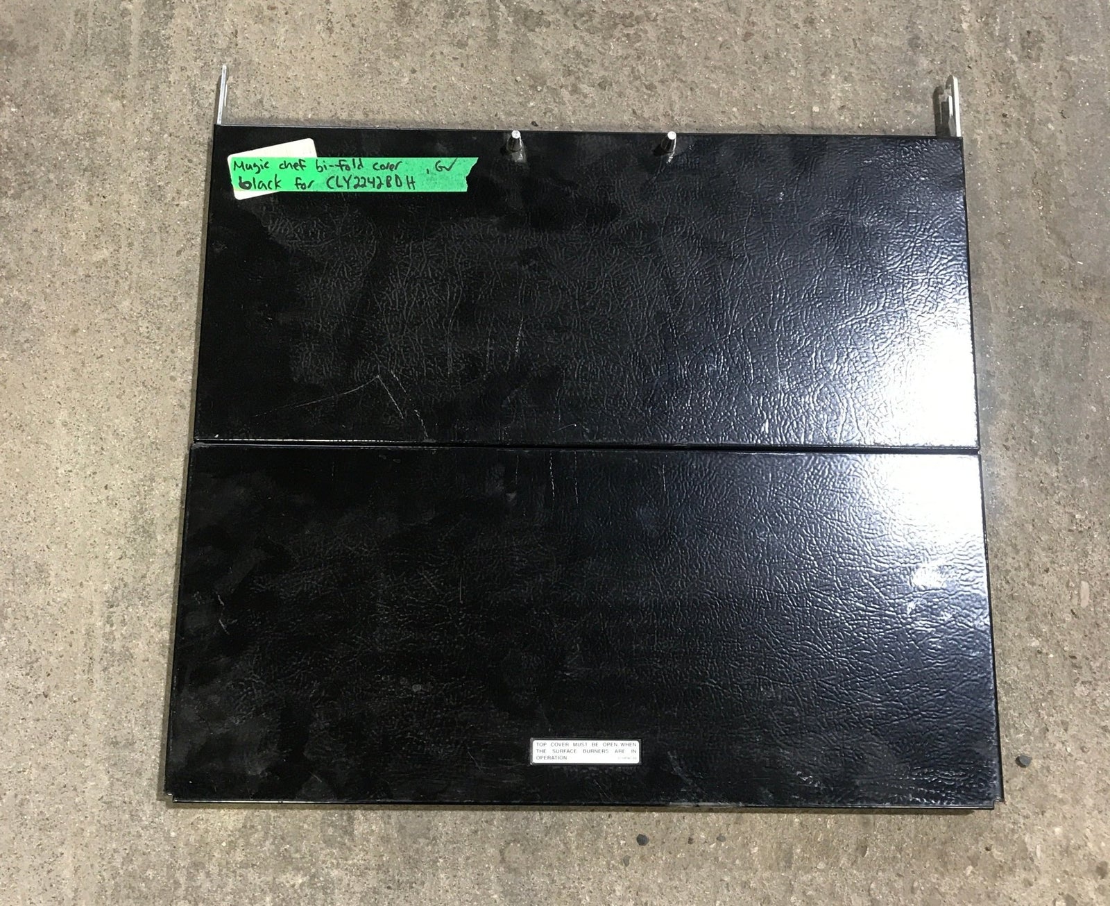 Used MAGIC Chef Bi - Fold Cover Black for CLY2242BDH - Young Farts RV Parts