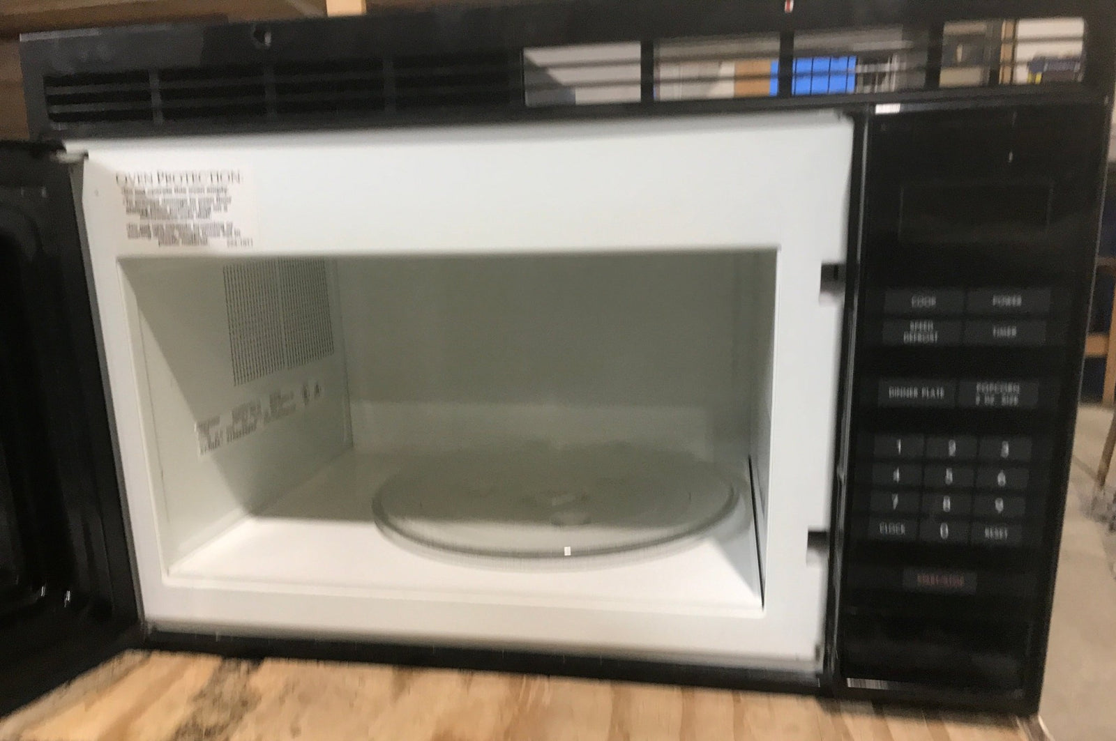 Used Magic Chef RV Microwave - 20 3/4