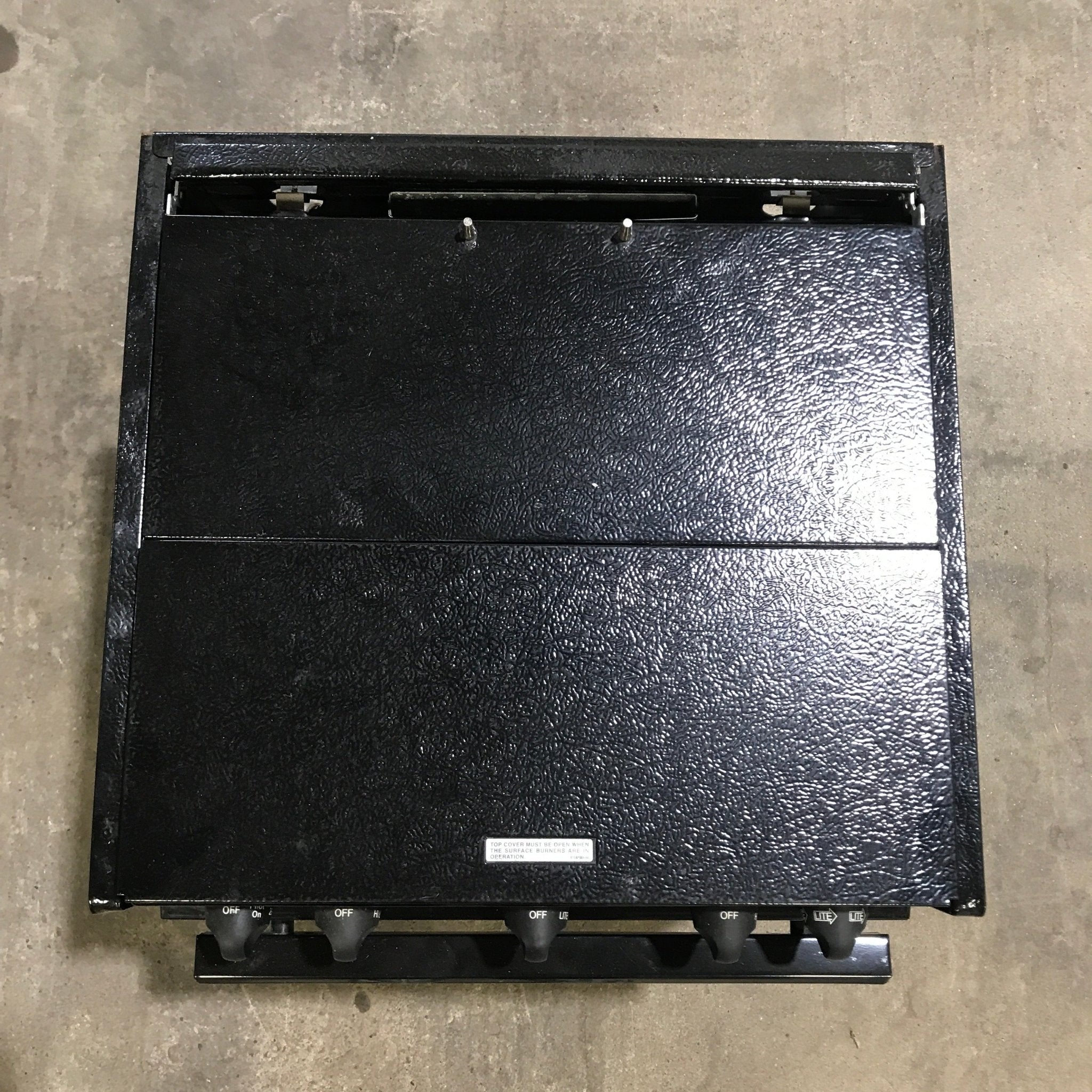 Used Magic Chef RV Range, 3 Burner - CLY1620BDB - Young Farts RV Parts