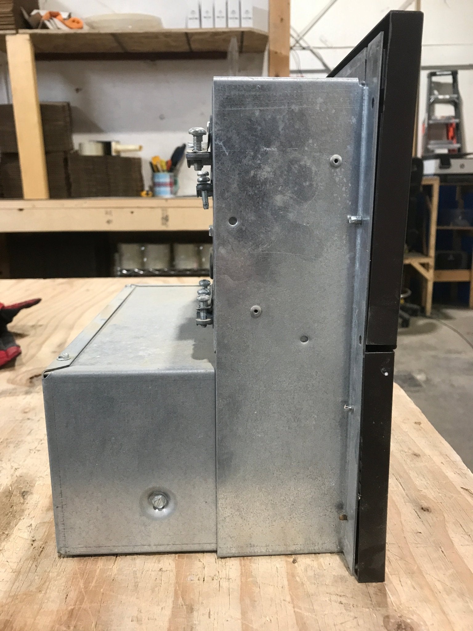 Used Magnetek 32 AMP Converter - Series 6300 A , Model 6332 - Young Farts RV Parts