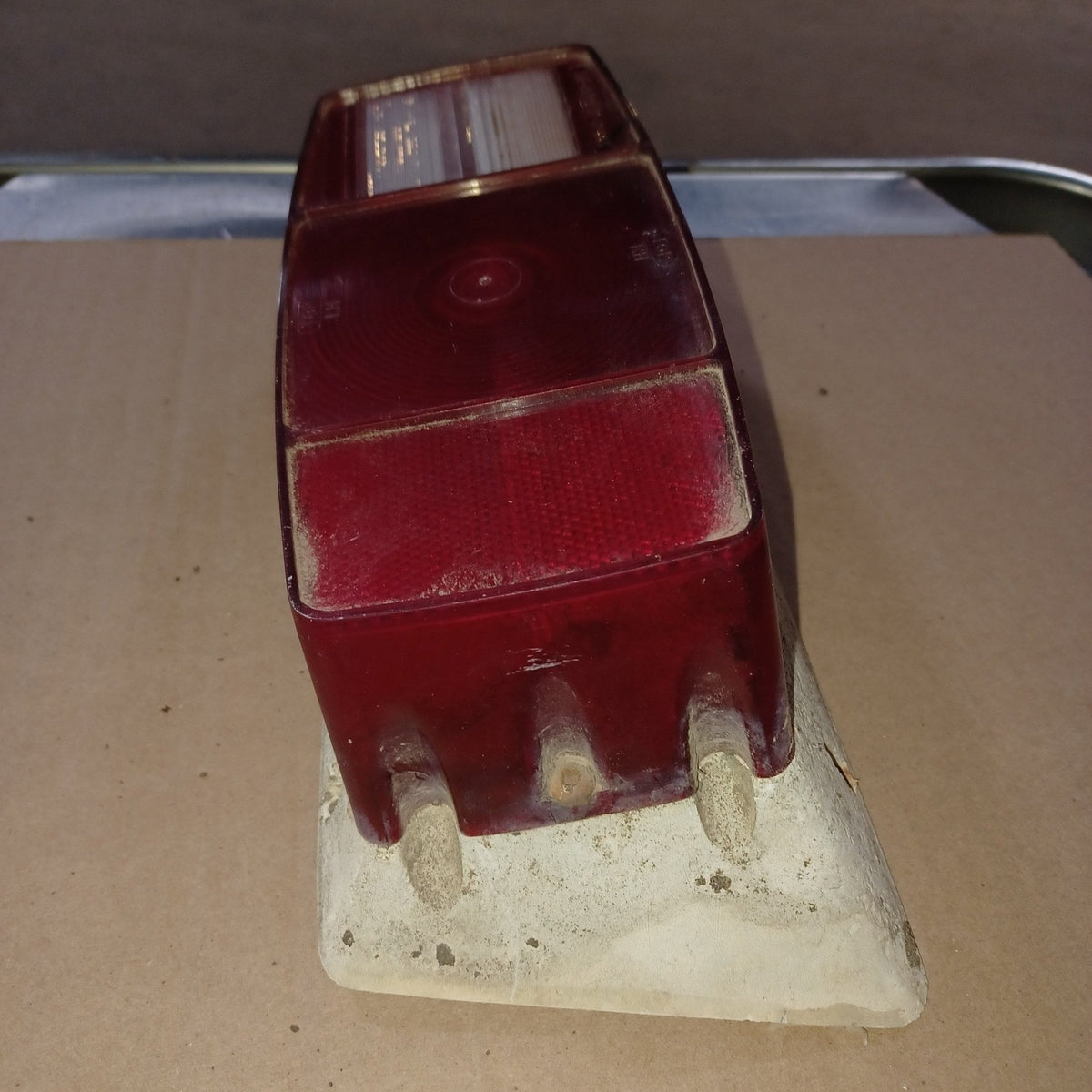 Used Microflex SAE-AILR(2) ST-72 D.O.T Taillight Assembly - Young Farts RV Parts